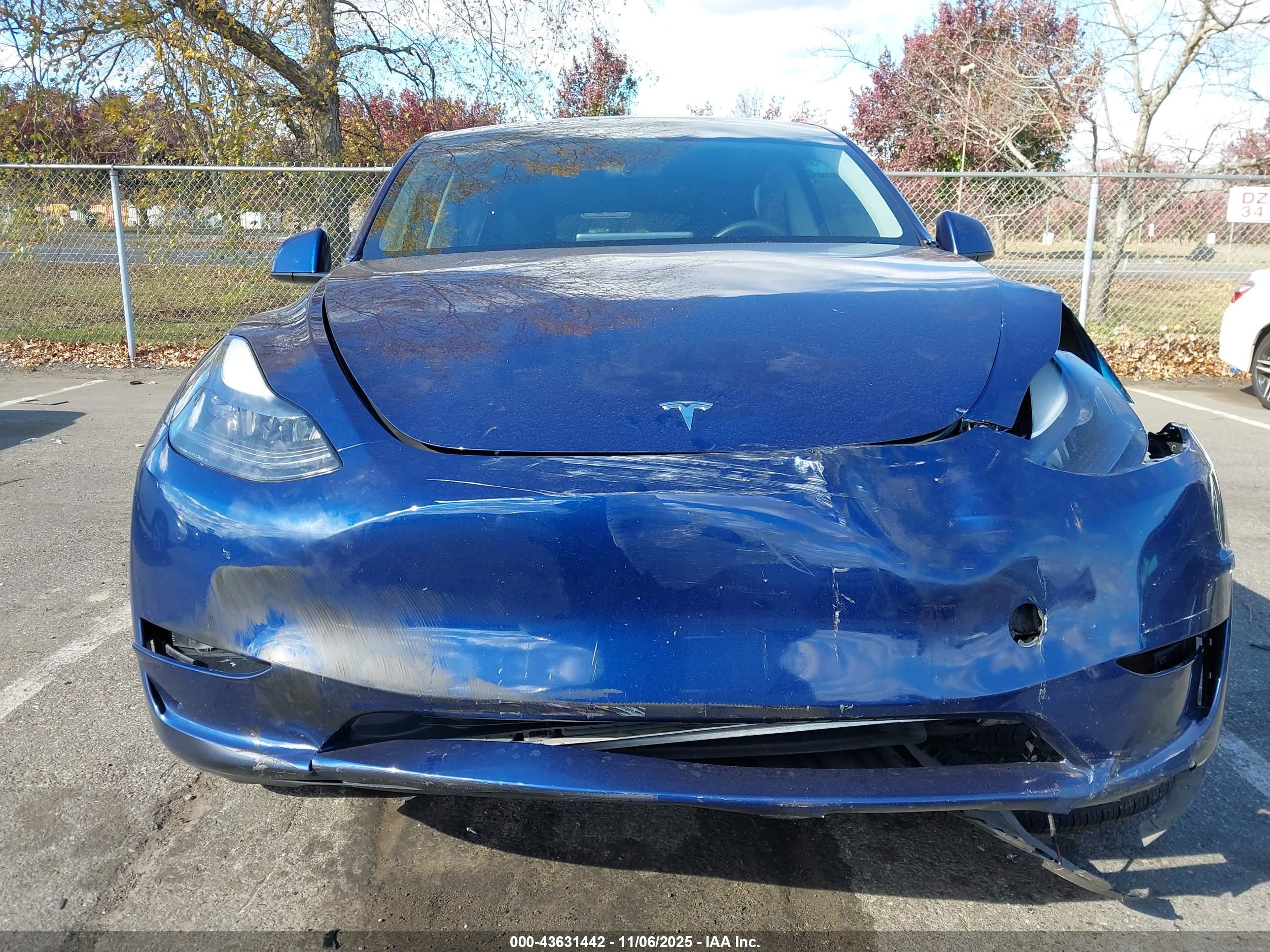 TESLA MODEL image 6
