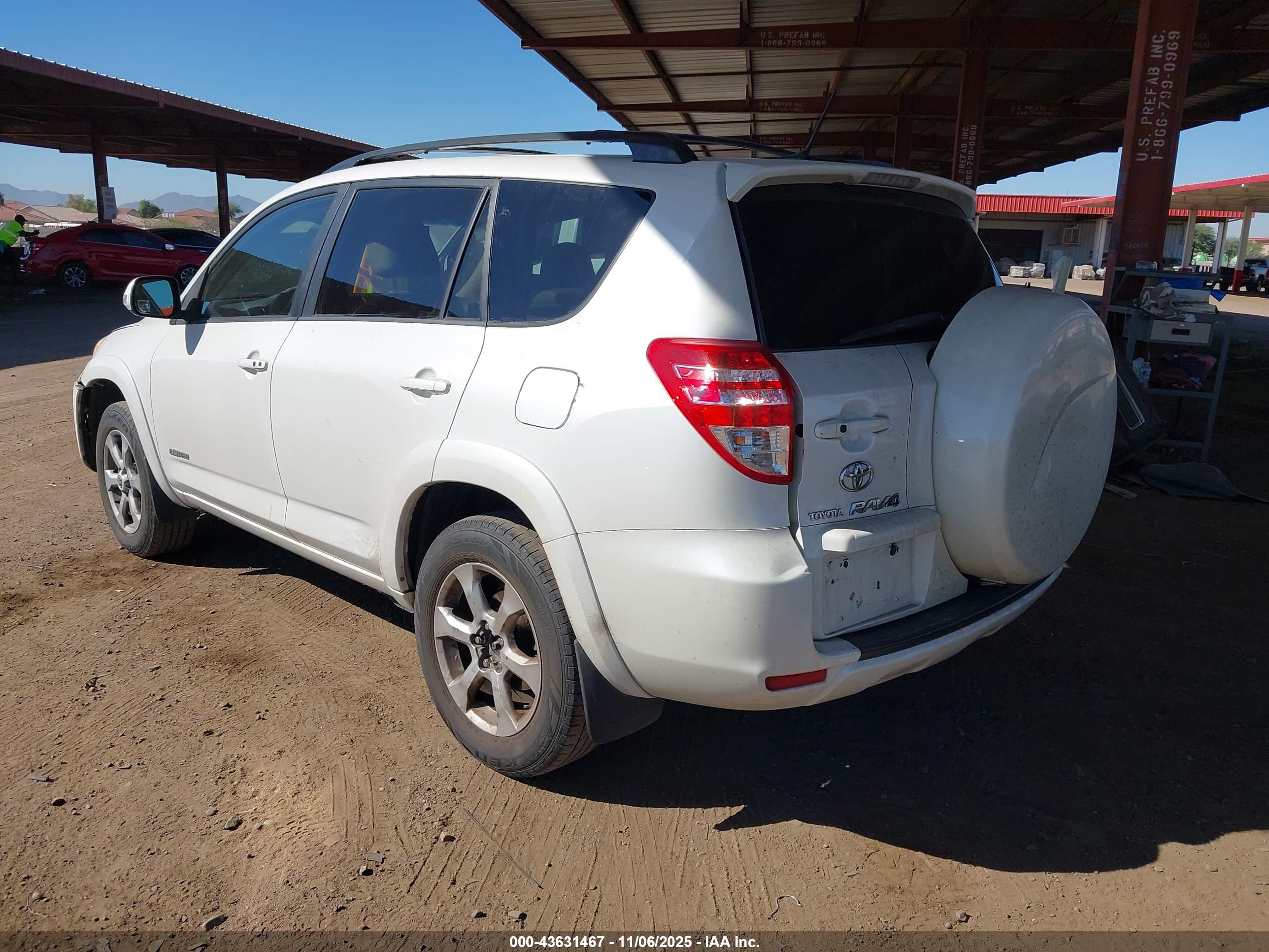 TOYOTA RAV4 image 3