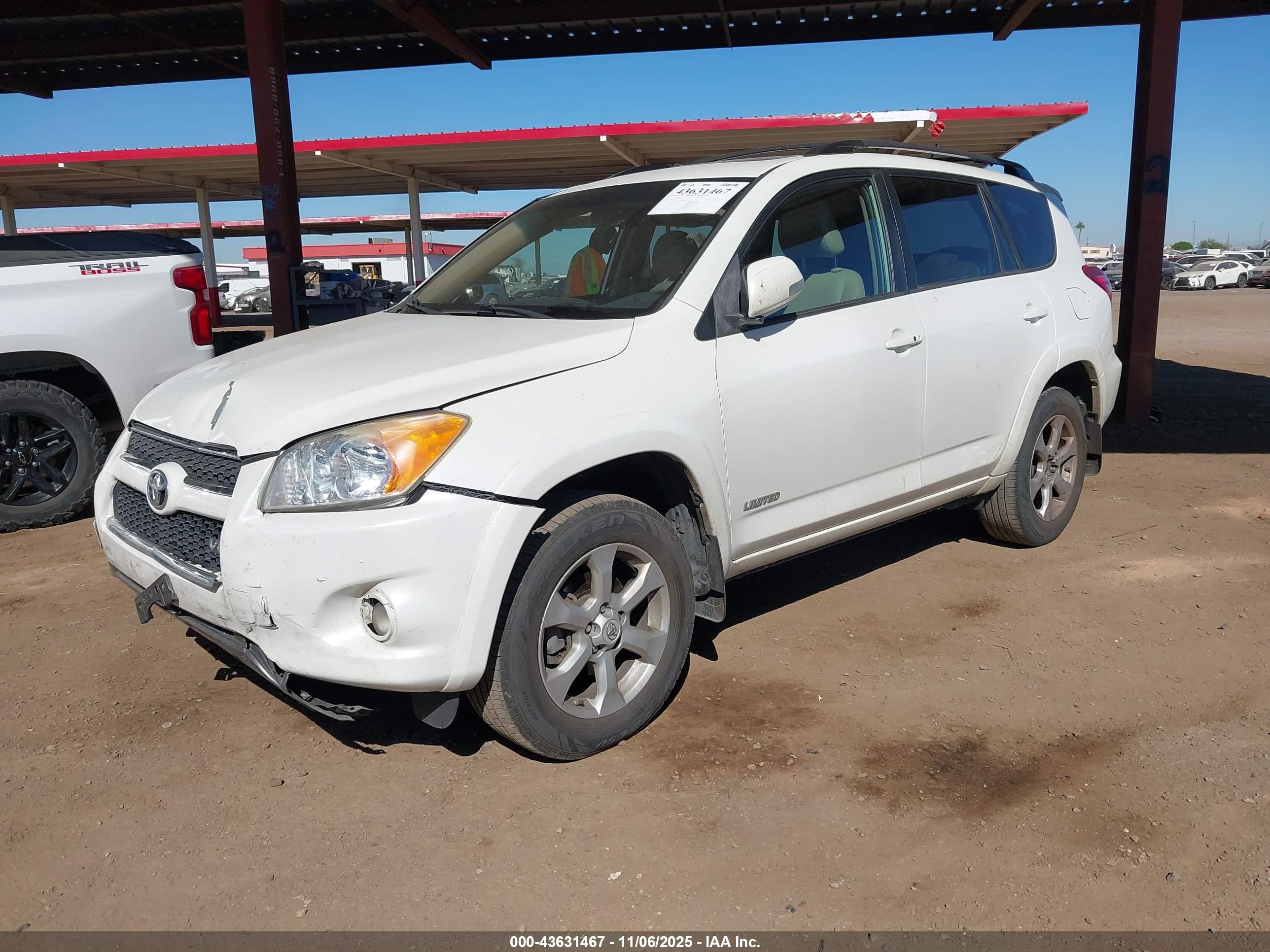 TOYOTA RAV4 image 6