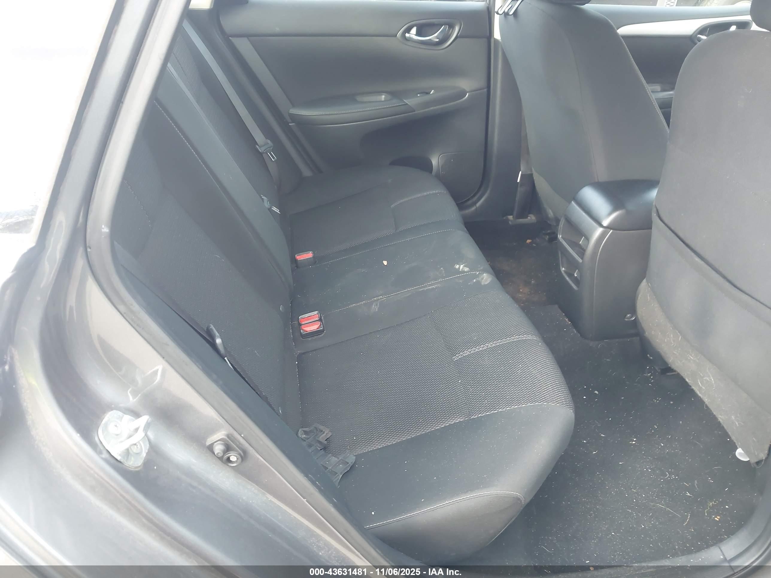 NISSAN SENTRA image 8