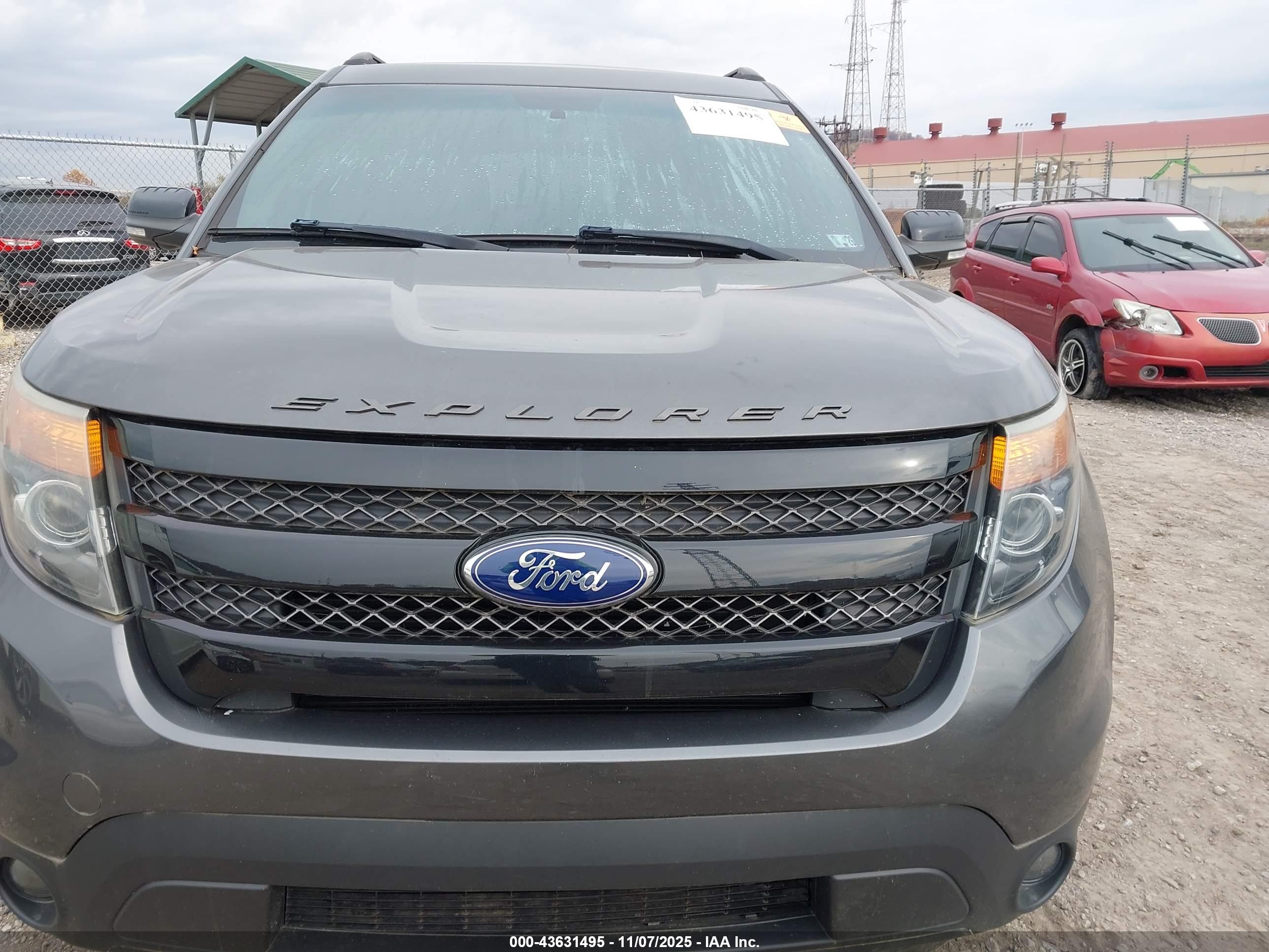 FORD EXPLORER image 6