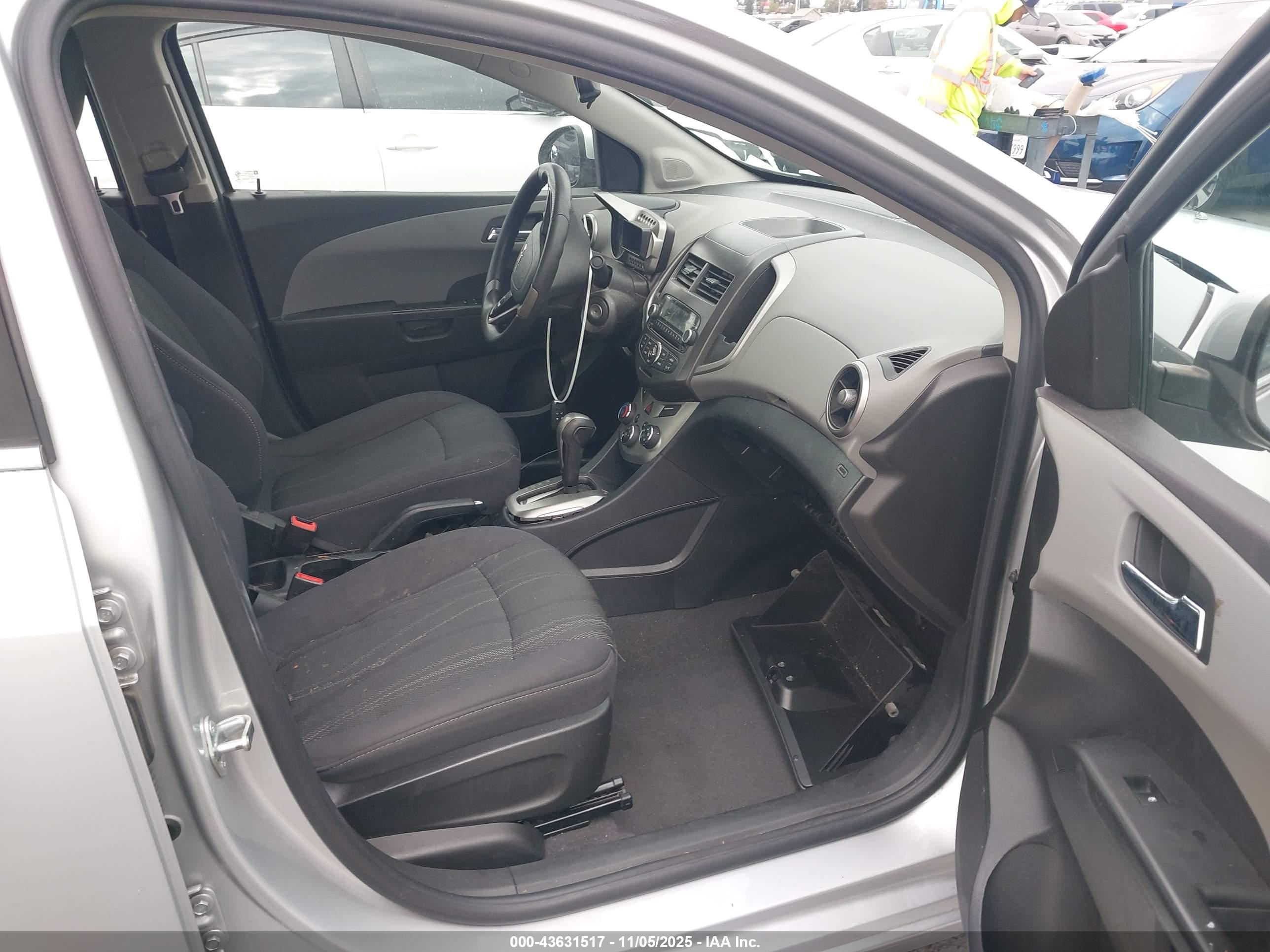 CHEVROLET SONIC image 5