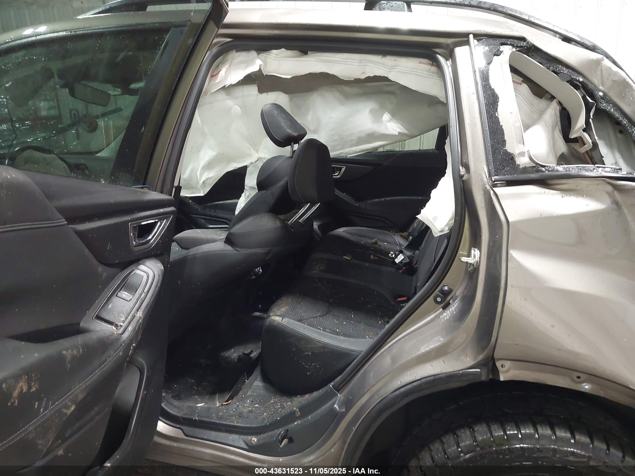 SUBARU FORESTER image 8