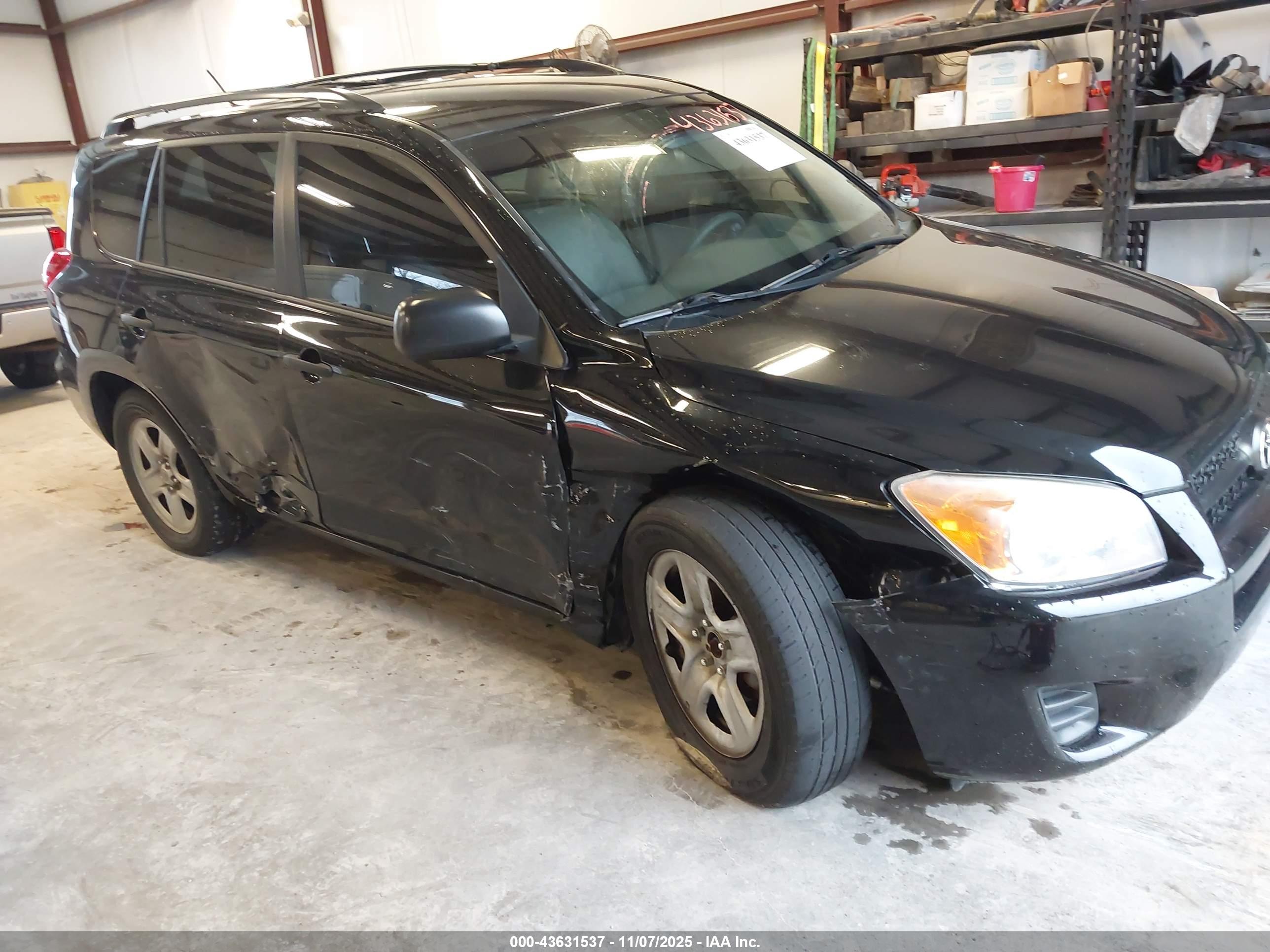 TOYOTA RAV4 image 6