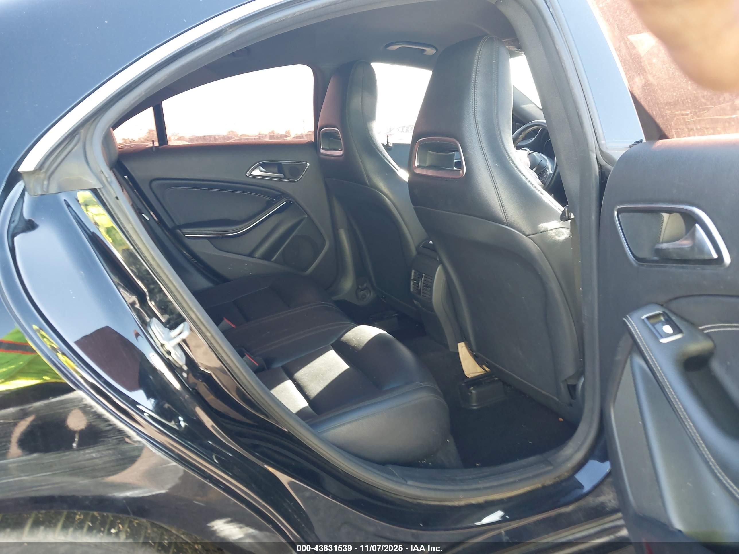 MERCEDES-BENZ CLA image 8