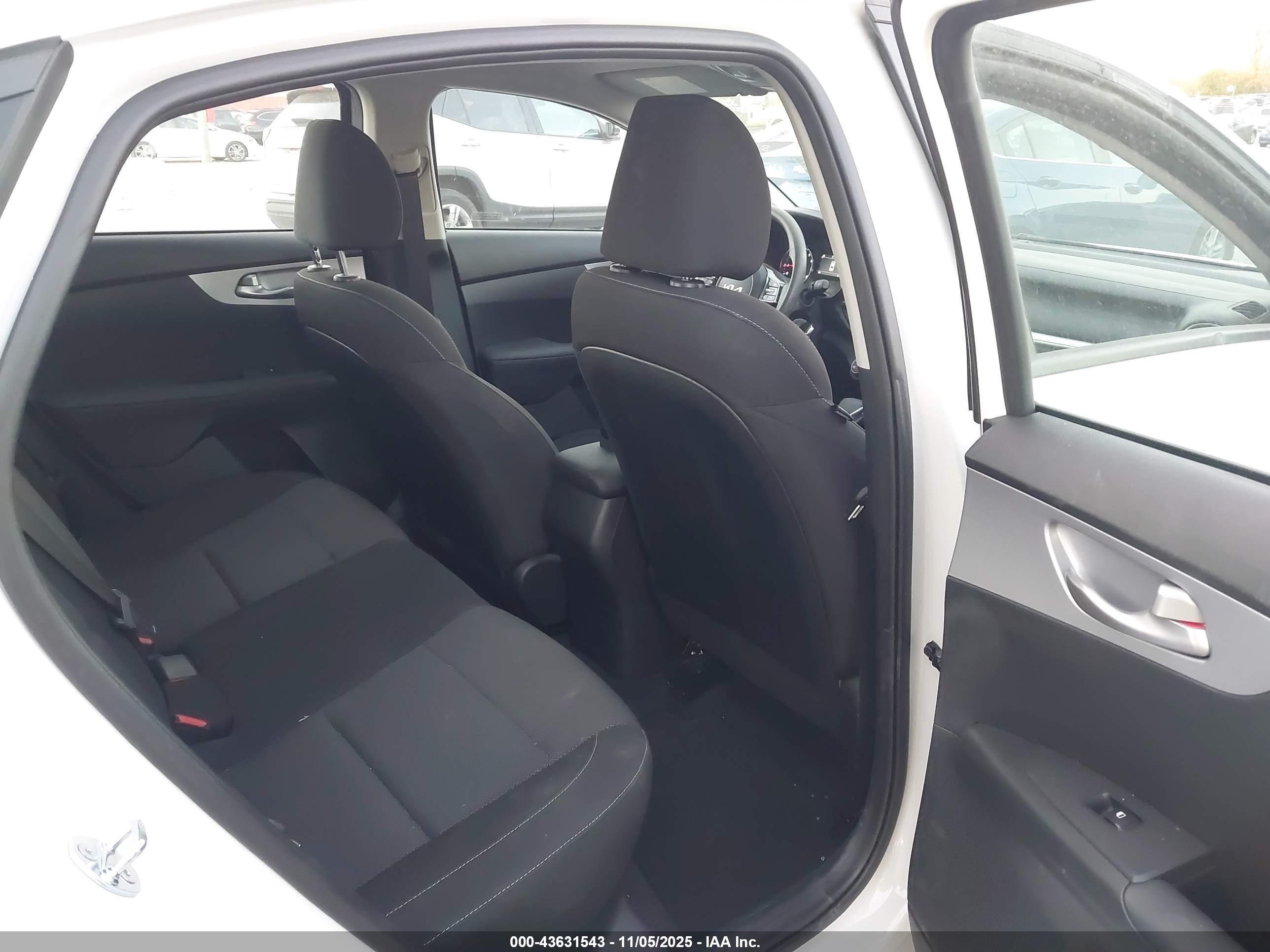 KIA FORTE image 8