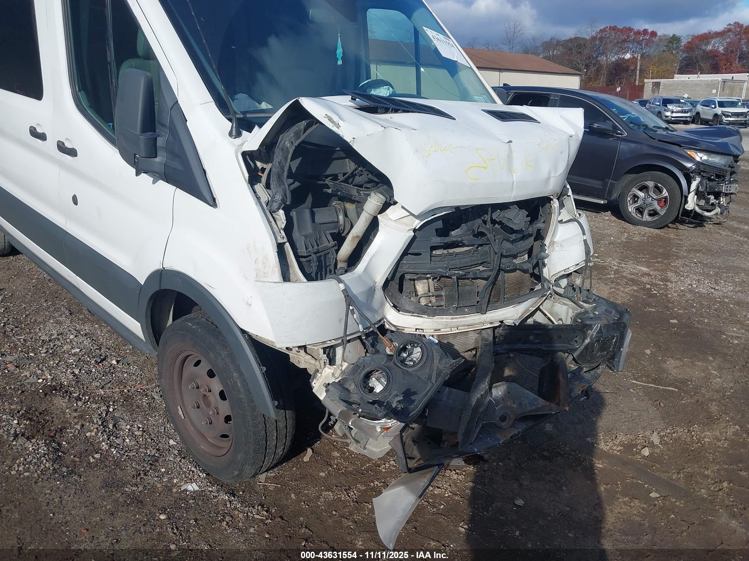 FORD TRANSIT-250 image 6