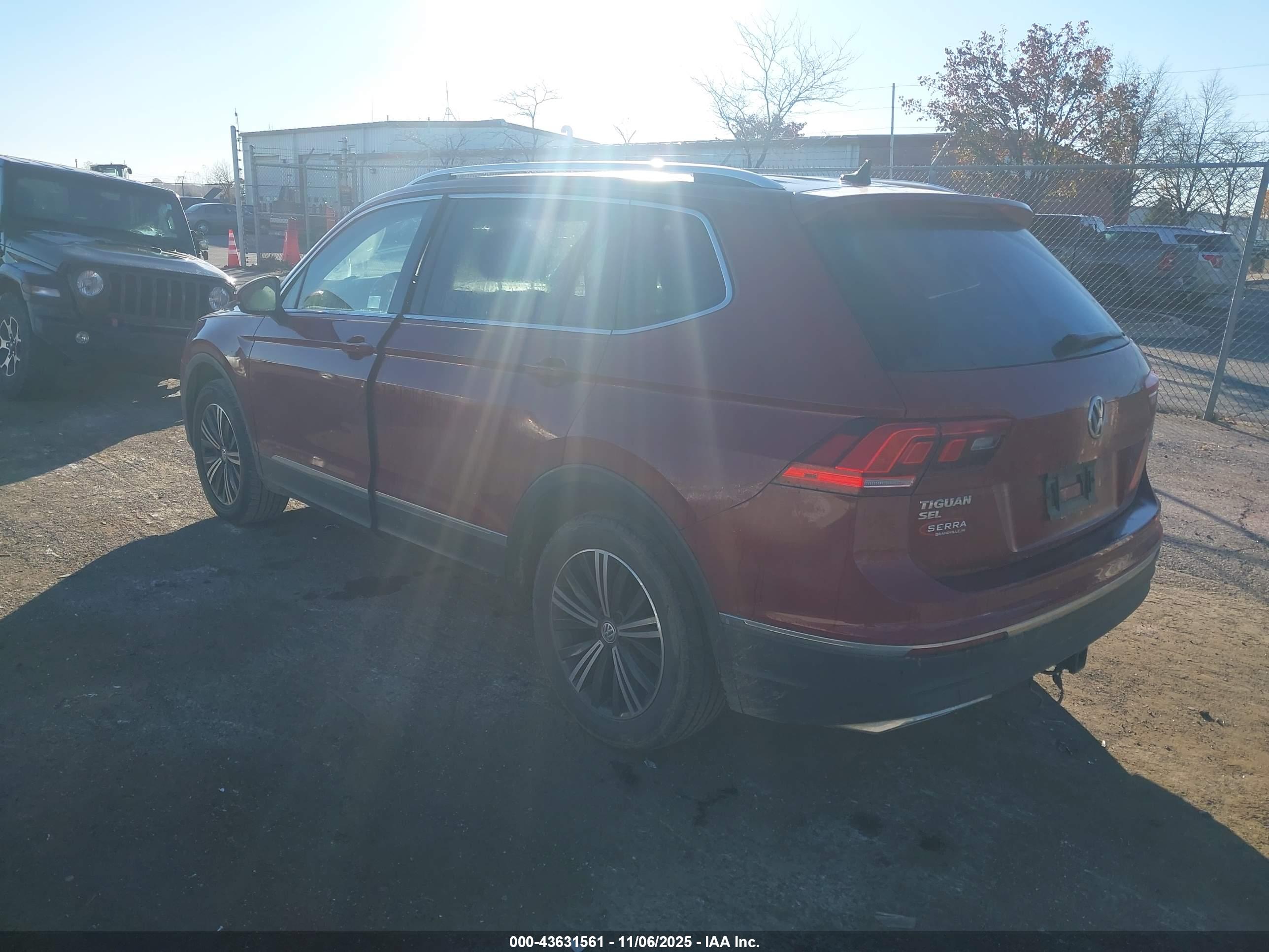 VOLKSWAGEN TIGUAN image 3