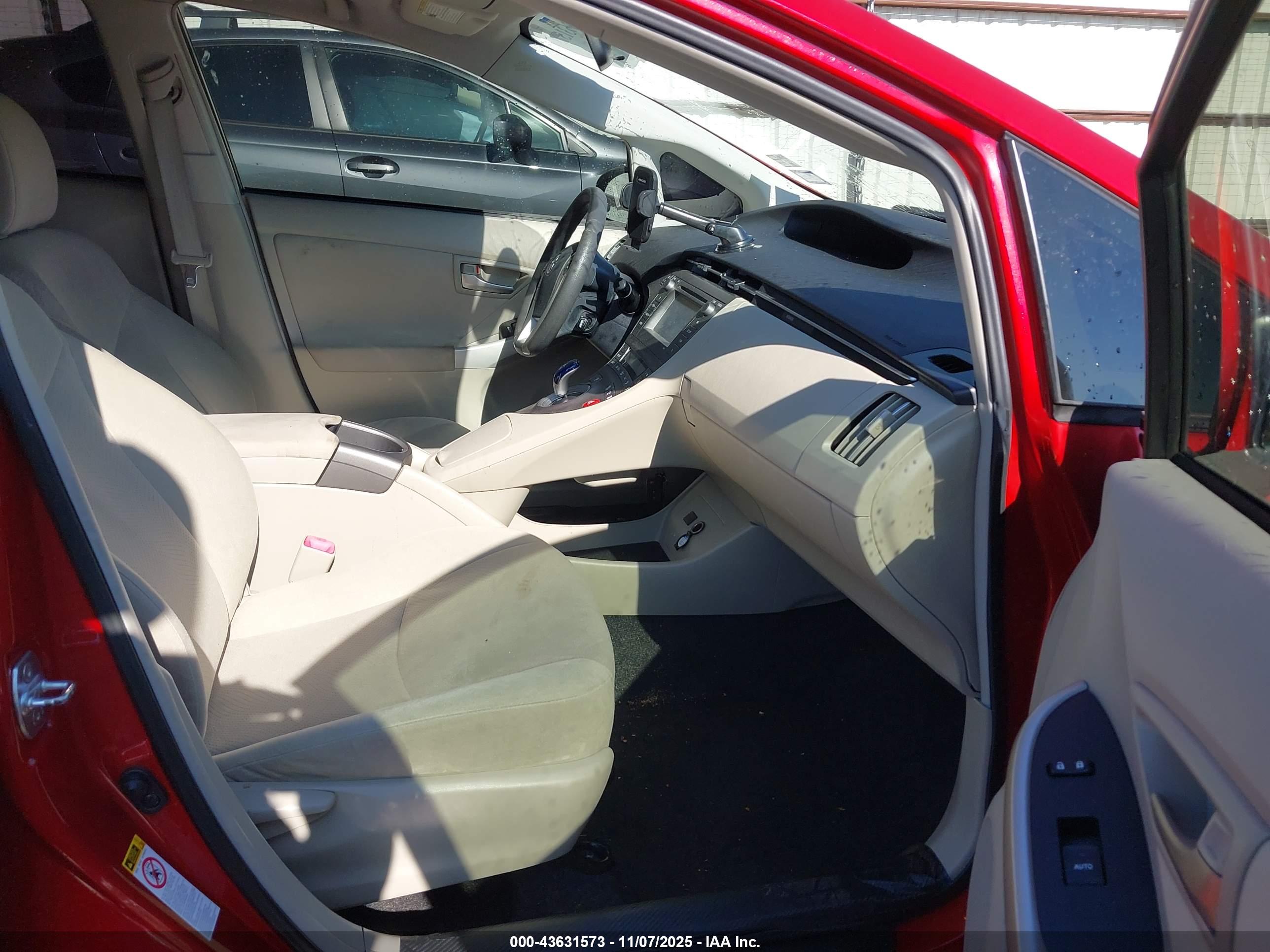 TOYOTA PRIUS image 5