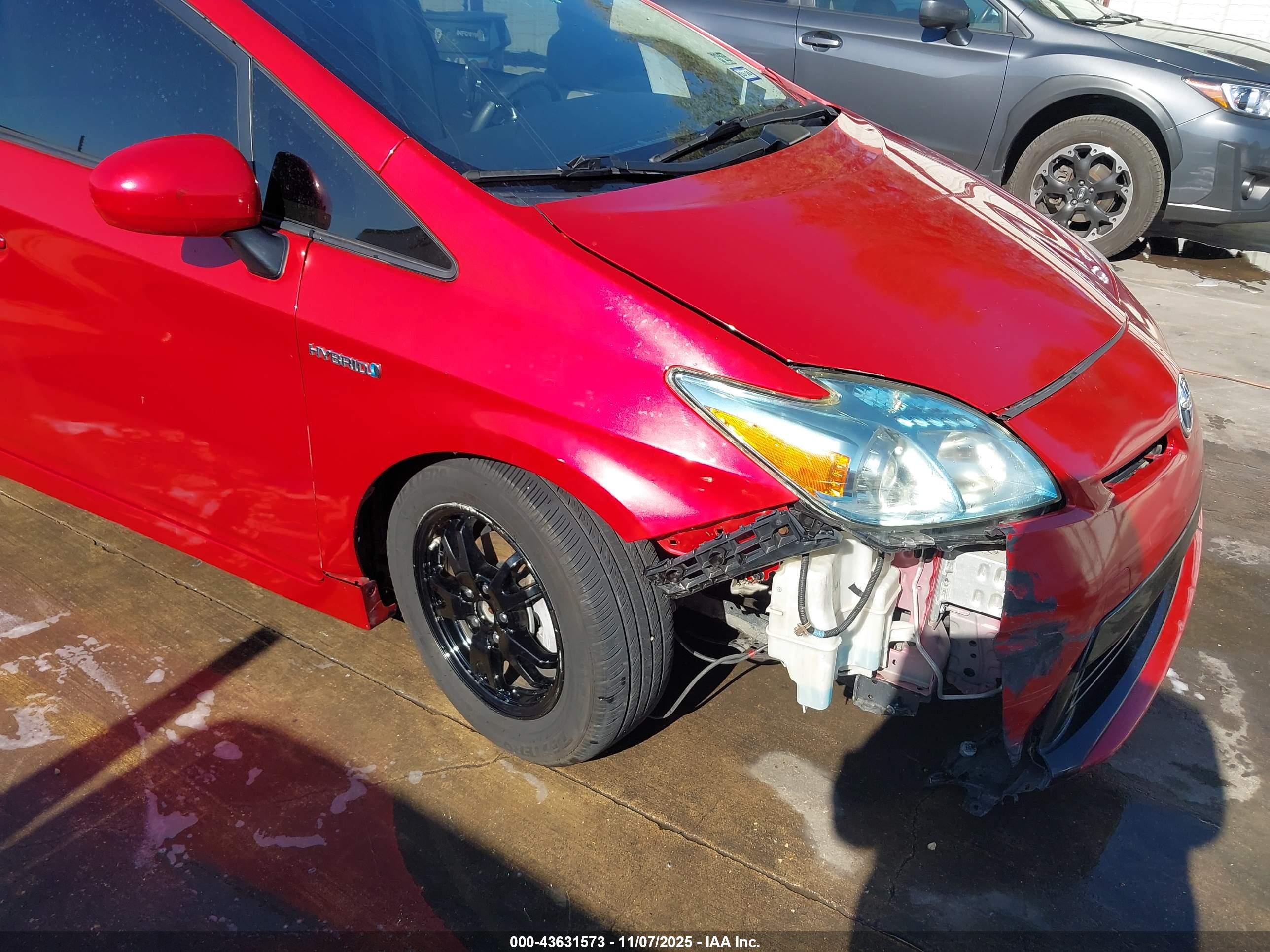 TOYOTA PRIUS image 6