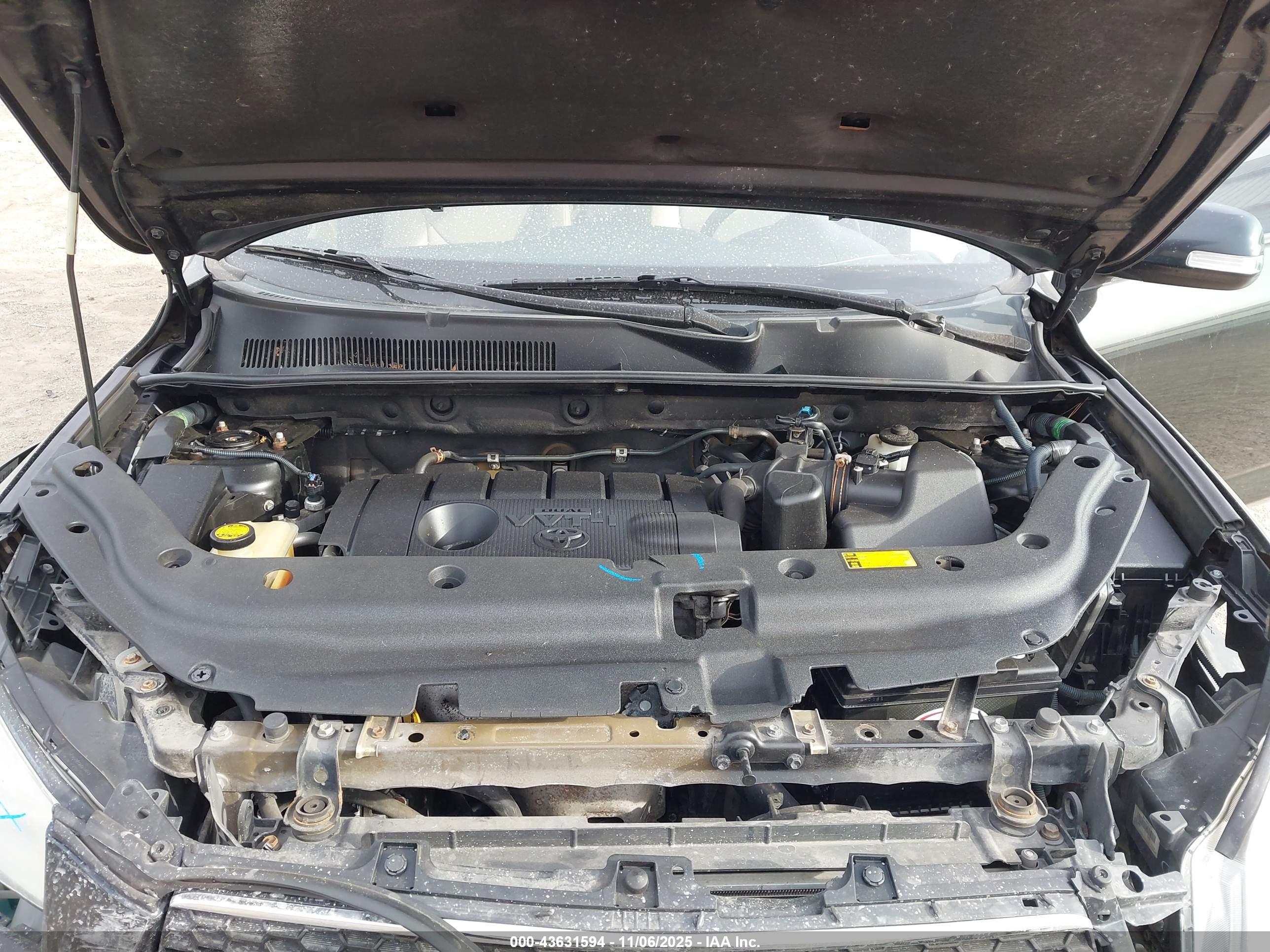 TOYOTA RAV4 image 10