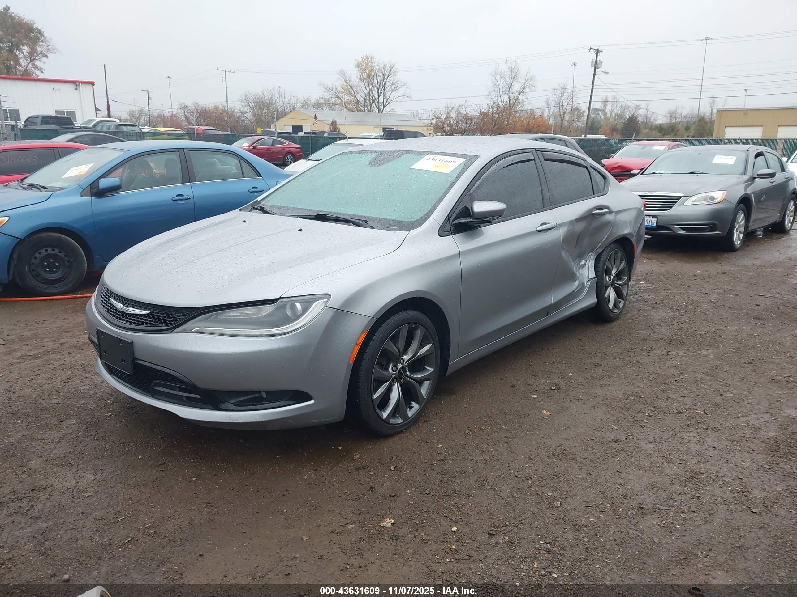 CHRYSLER 200 image 2