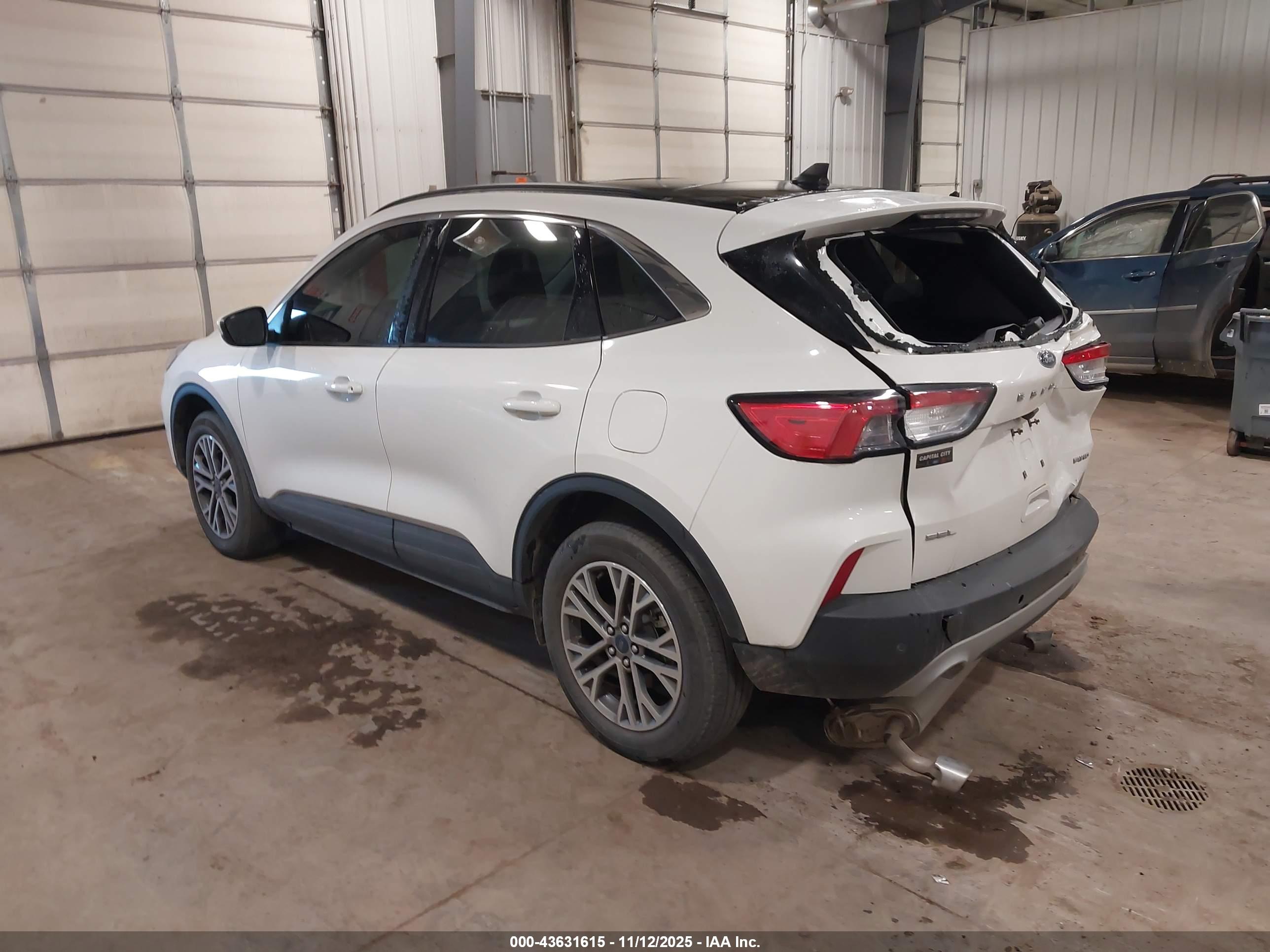 FORD ESCAPE image 3
