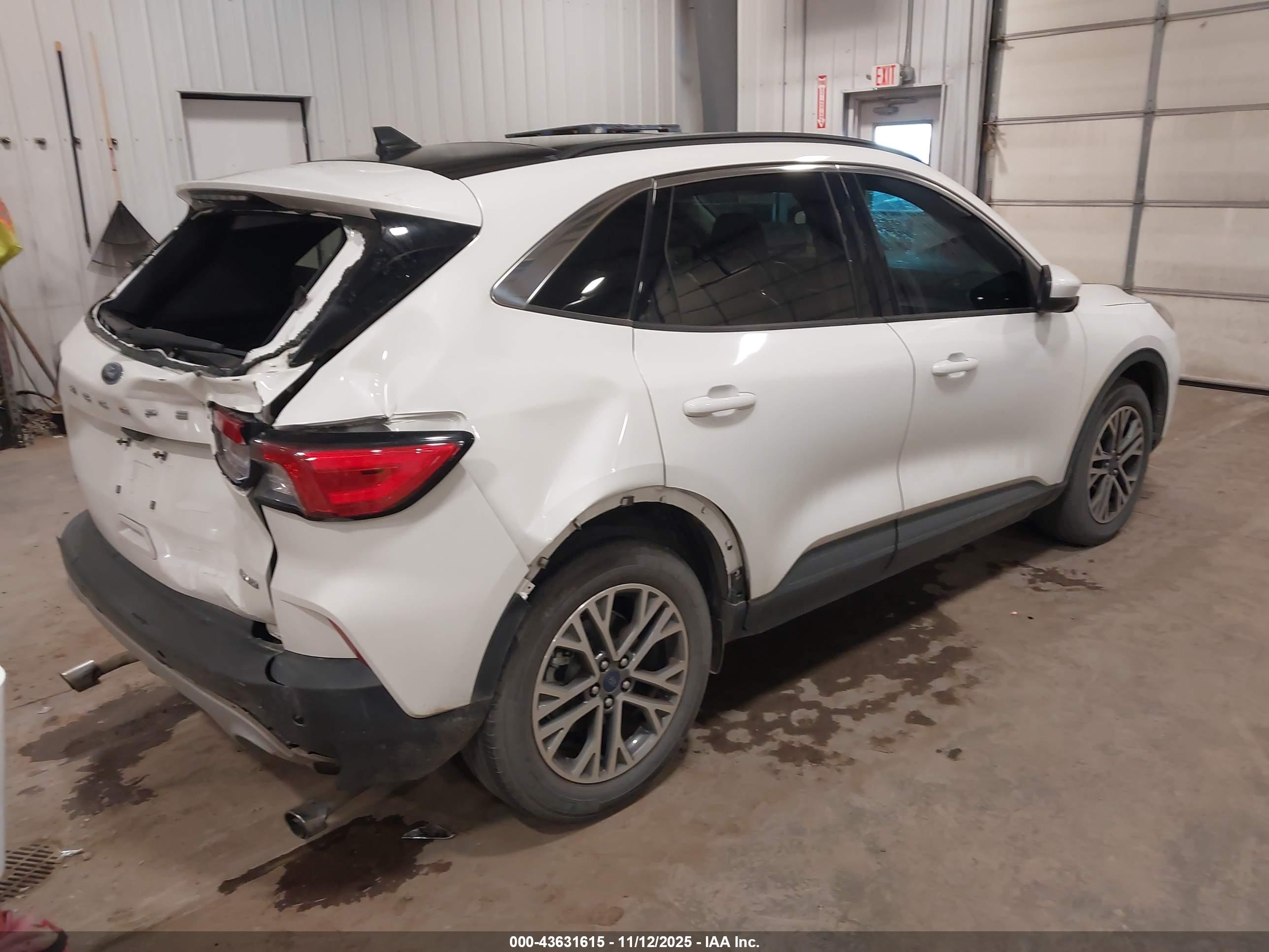 FORD ESCAPE image 4