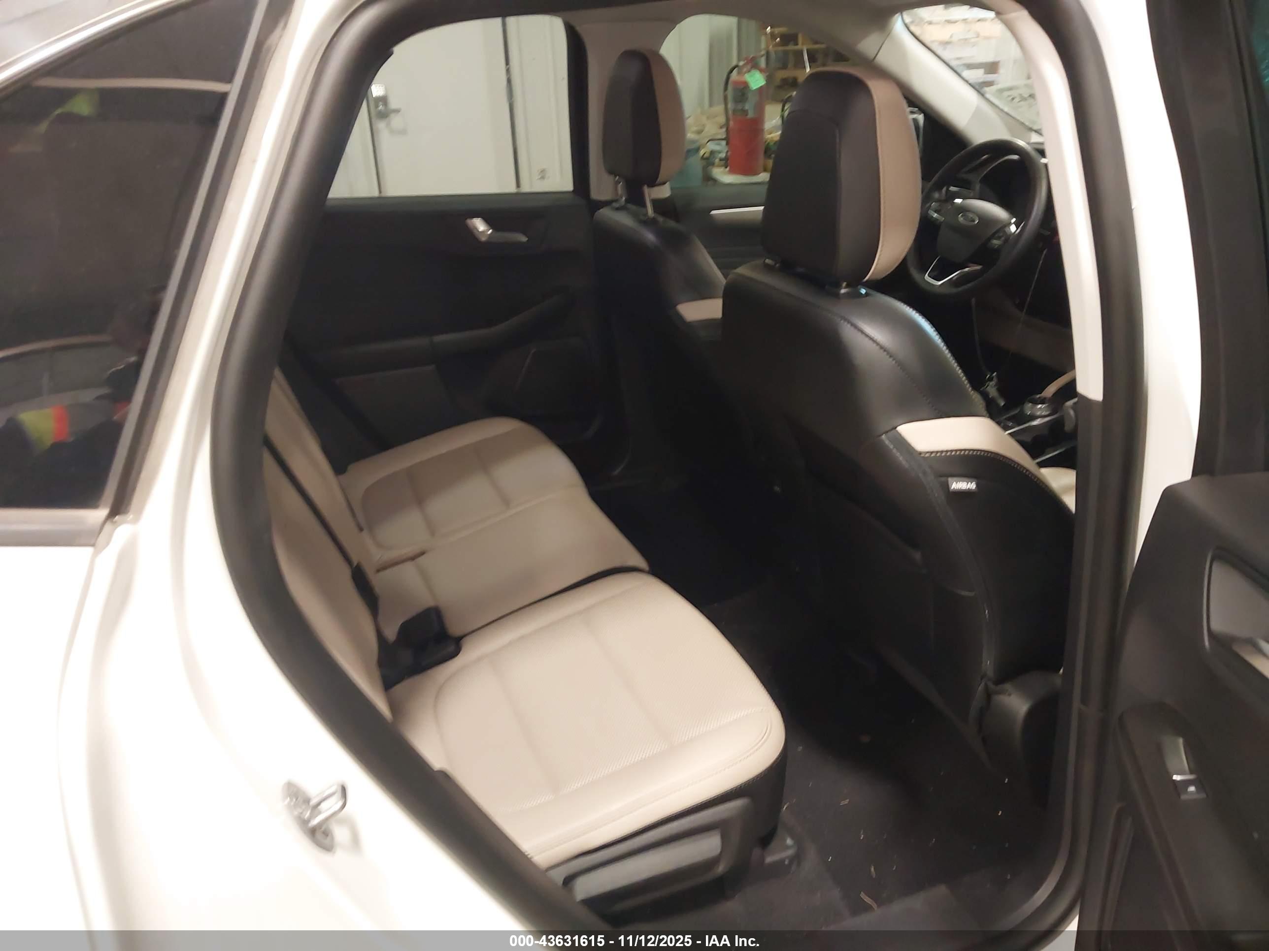 FORD ESCAPE image 8