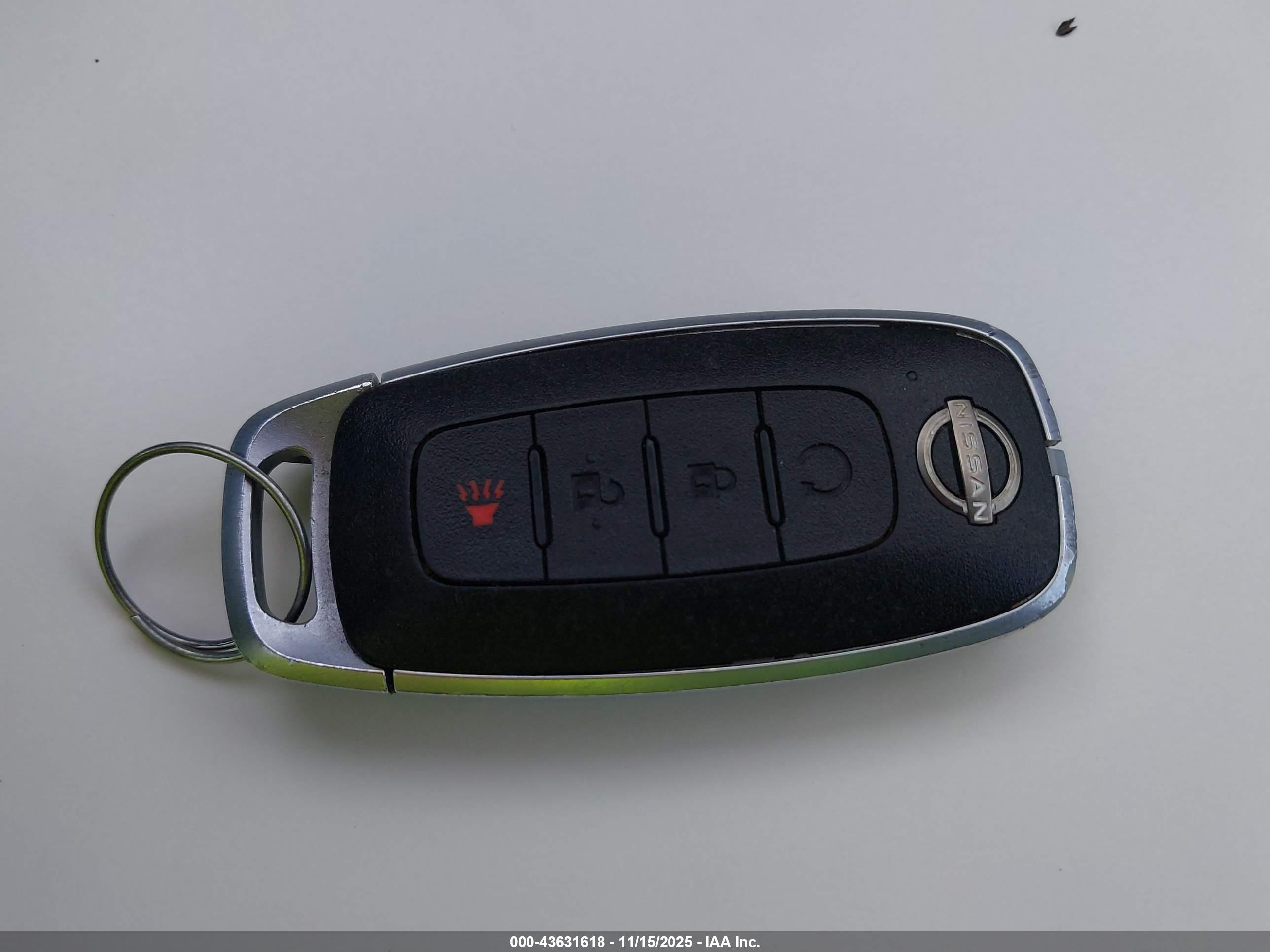 NISSAN ROGUE image 11