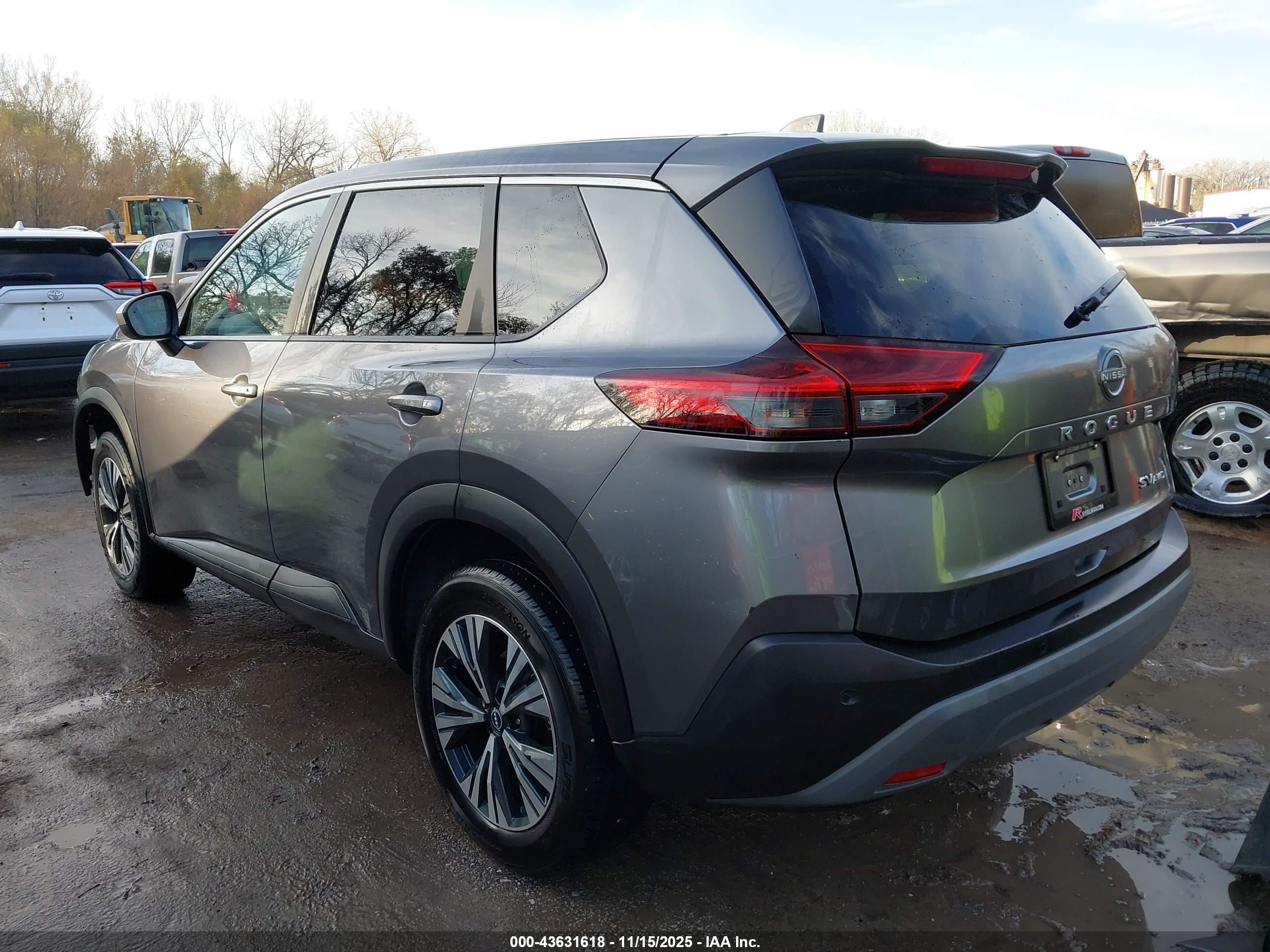 NISSAN ROGUE image 3