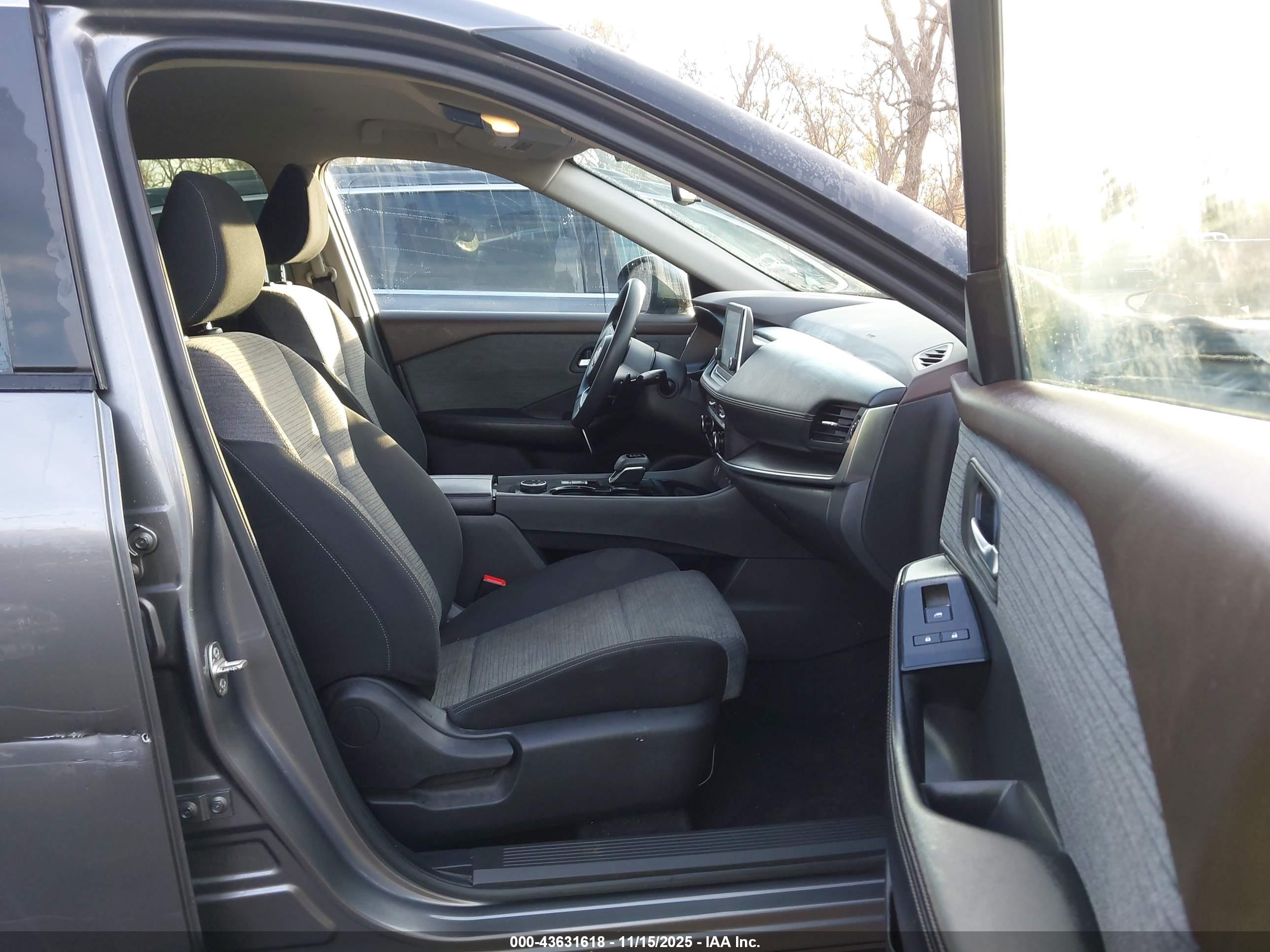 NISSAN ROGUE image 5