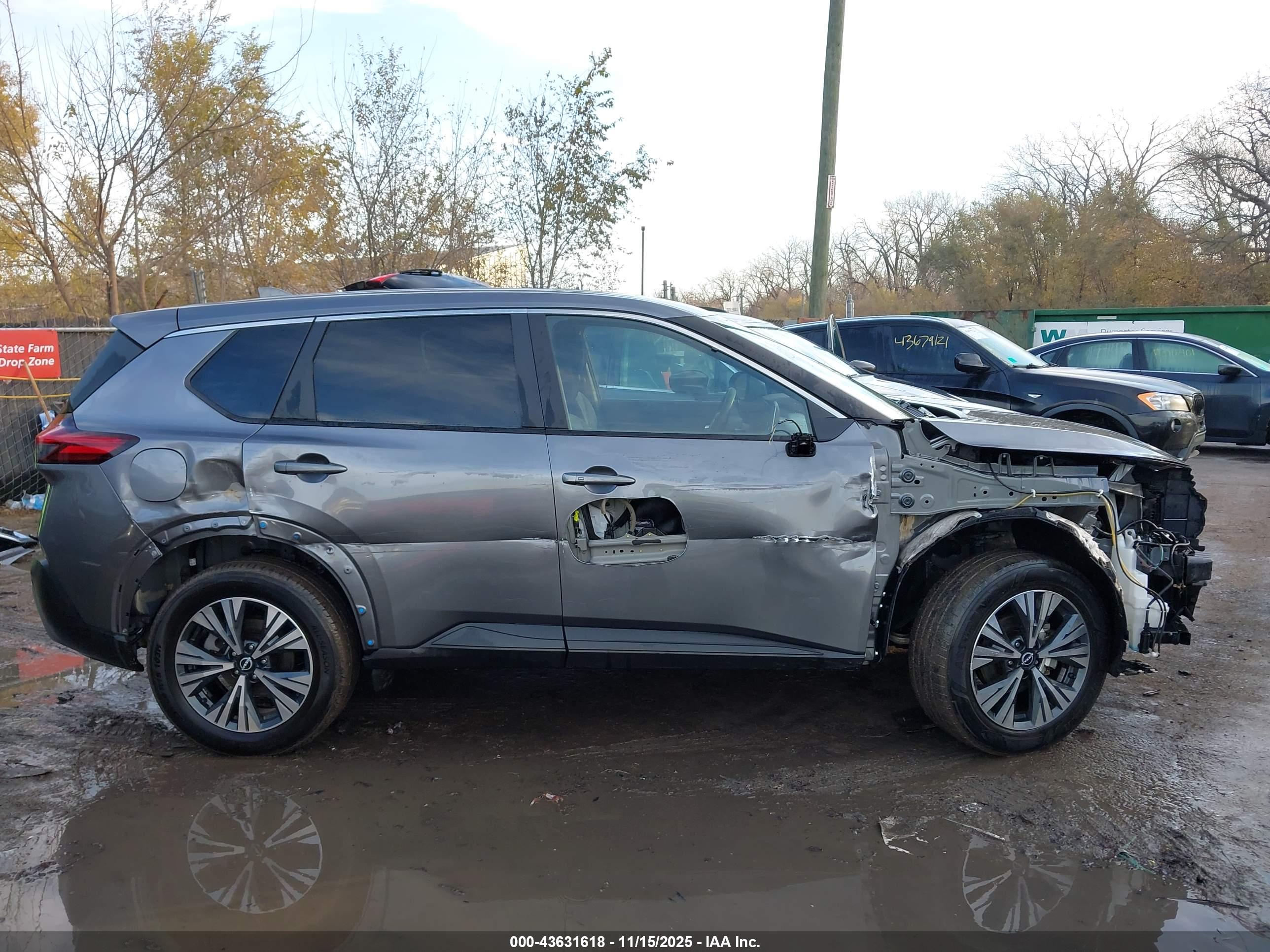 NISSAN ROGUE image 6