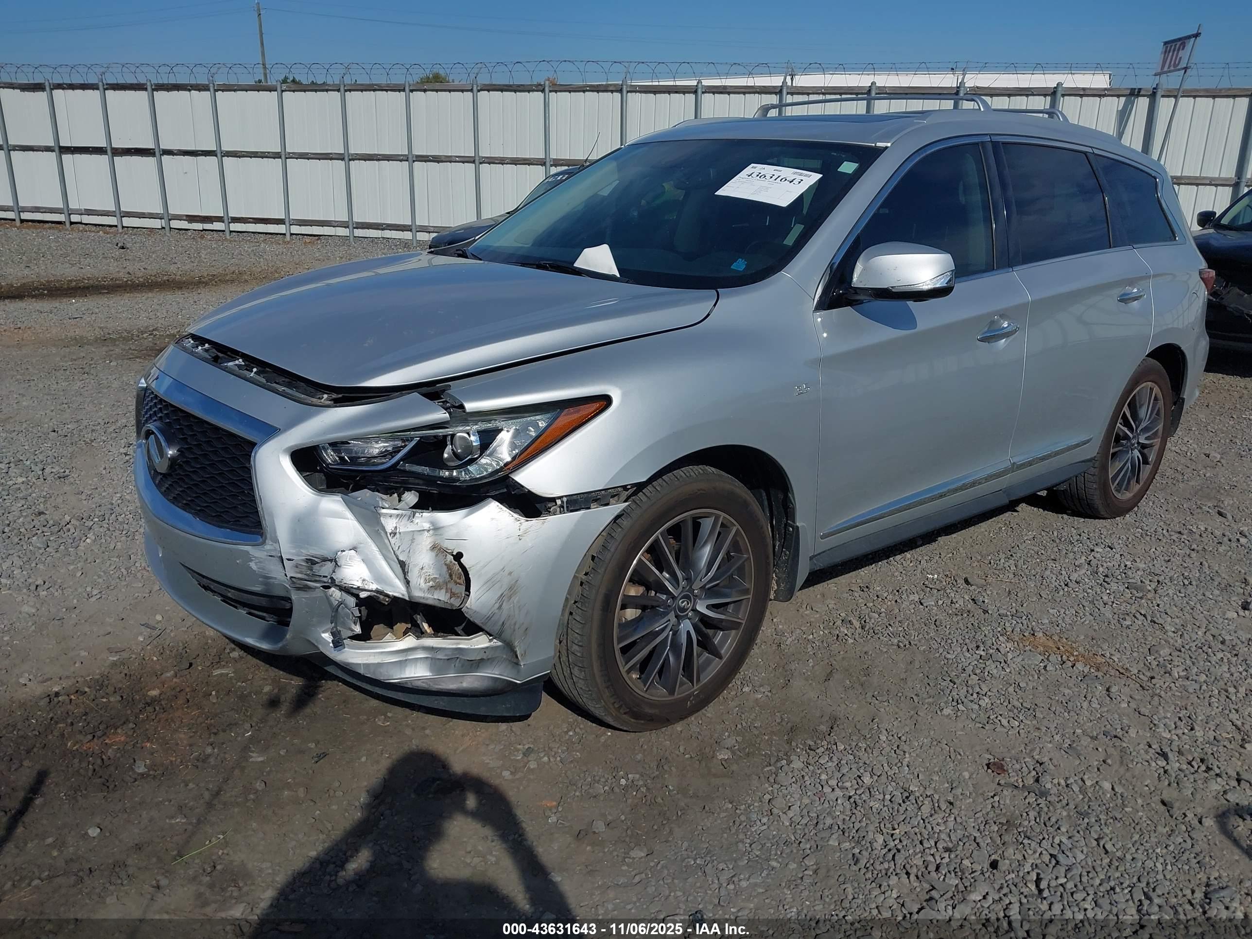 INFINITI QX60 image 2