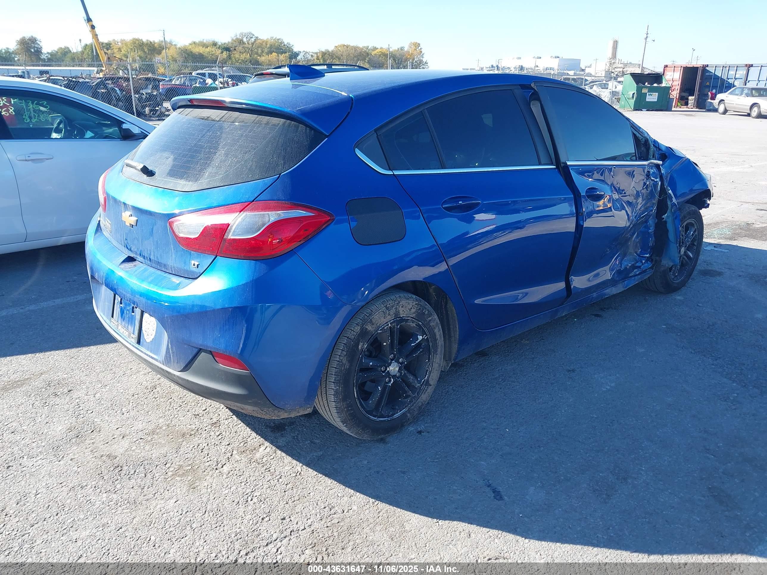 CHEVROLET CRUZE image 4