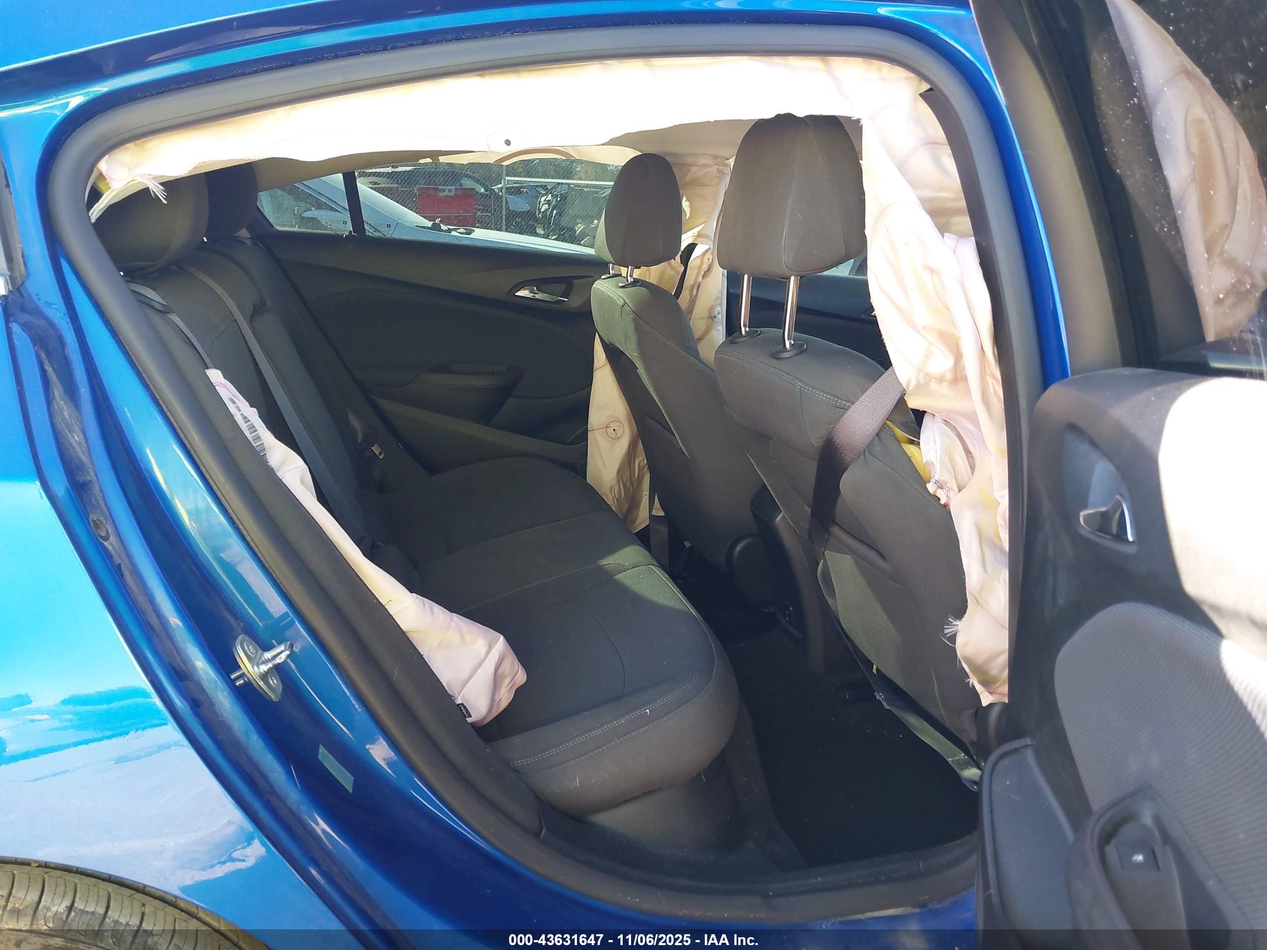 CHEVROLET CRUZE image 8