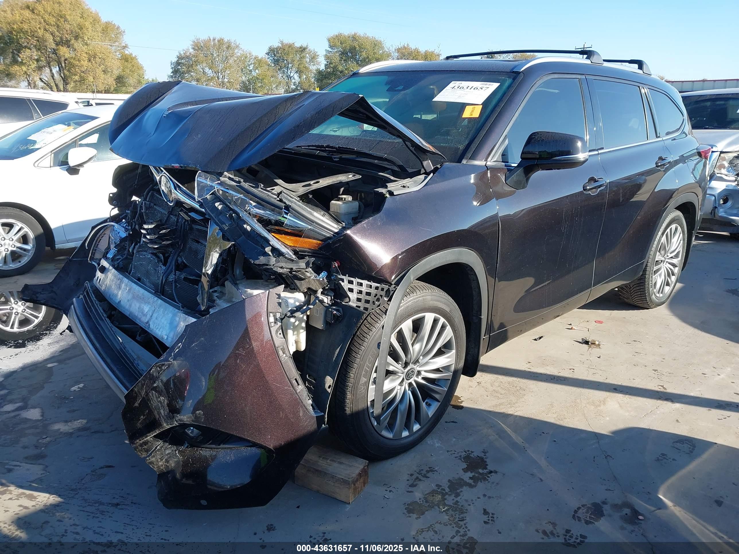 TOYOTA HIGHLANDER image 2
