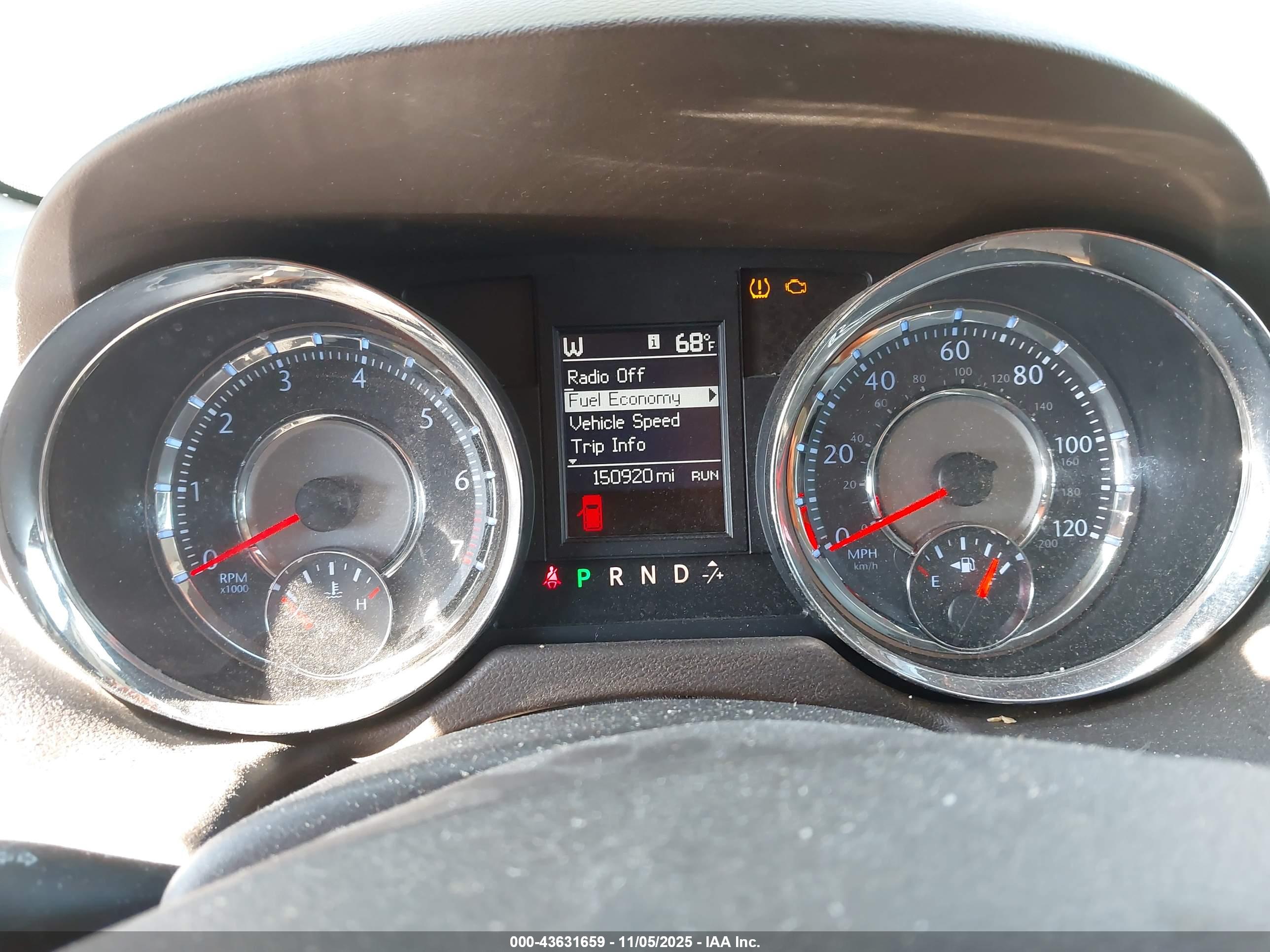 CHRYSLER TOWN image 7