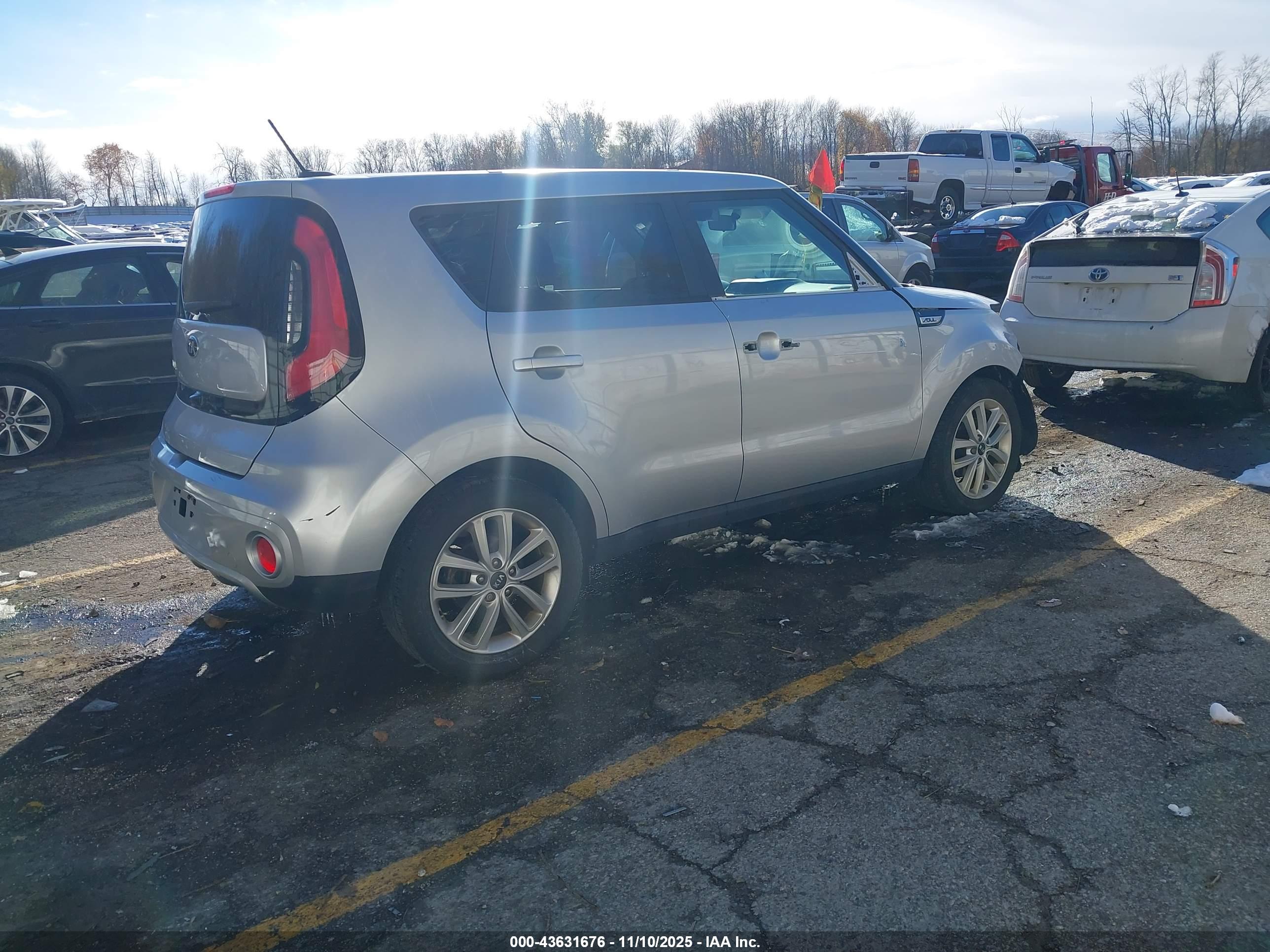 KIA SOUL image 4
