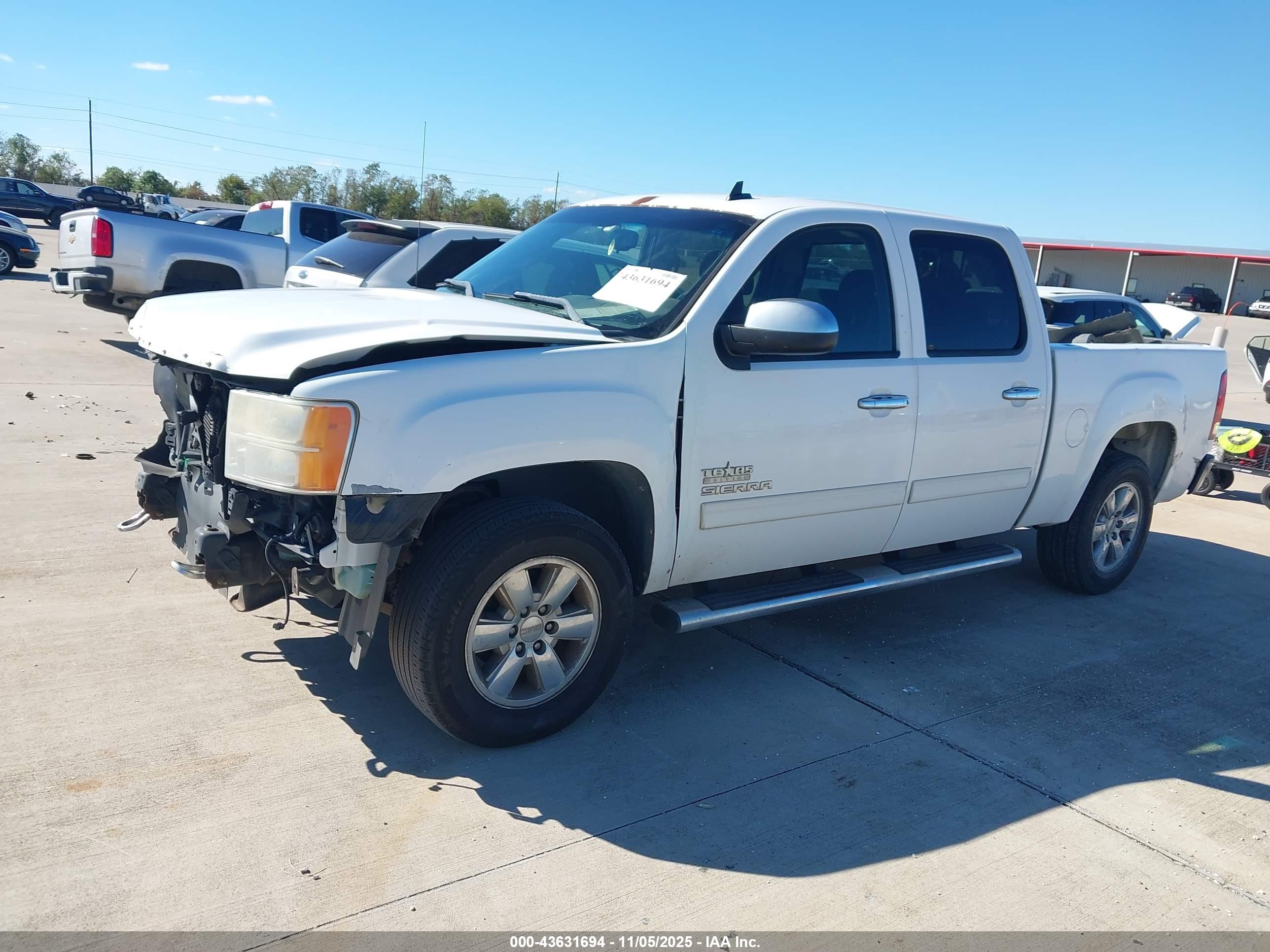 GMC SIERRA image 2