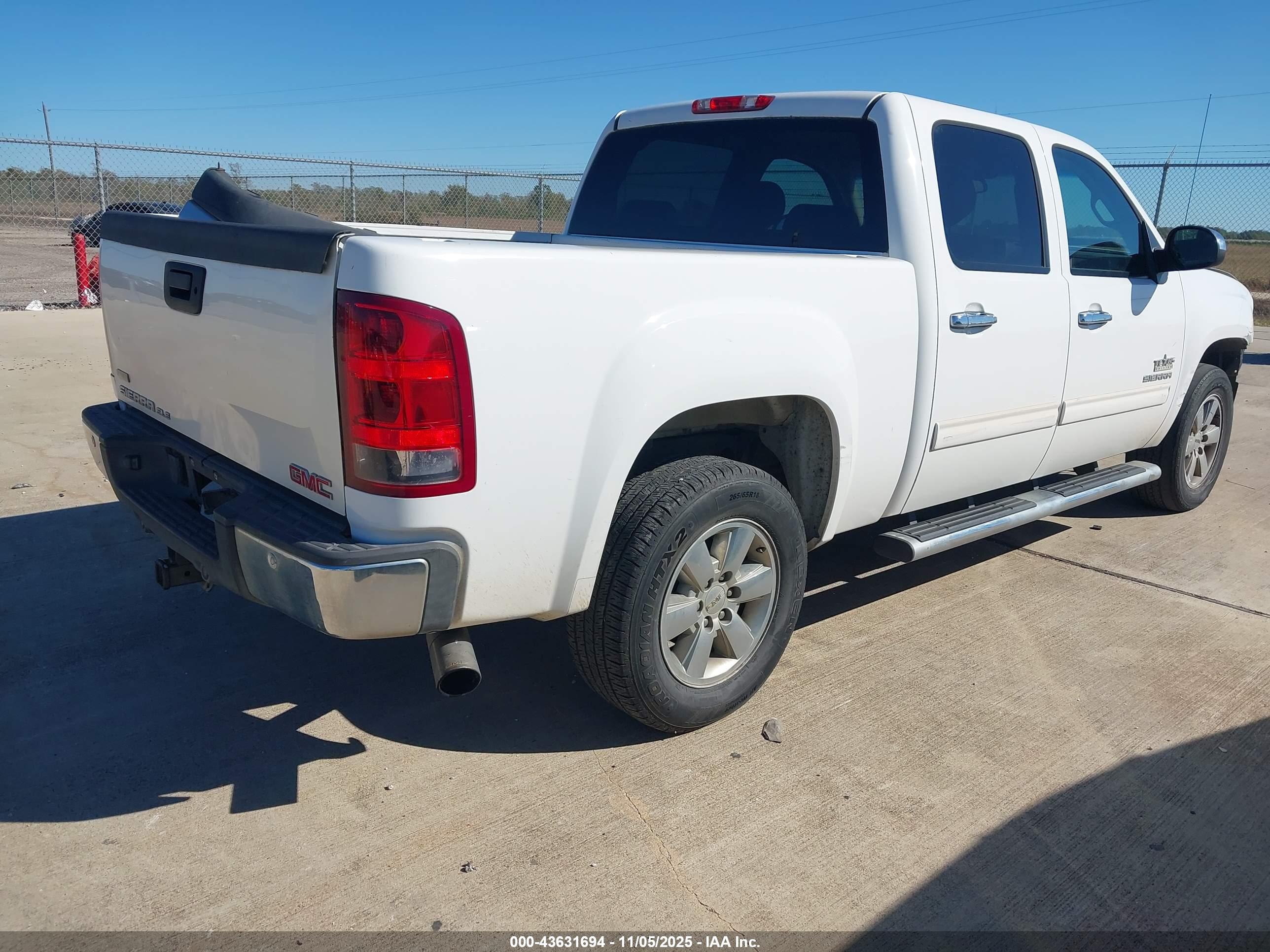 GMC SIERRA image 4