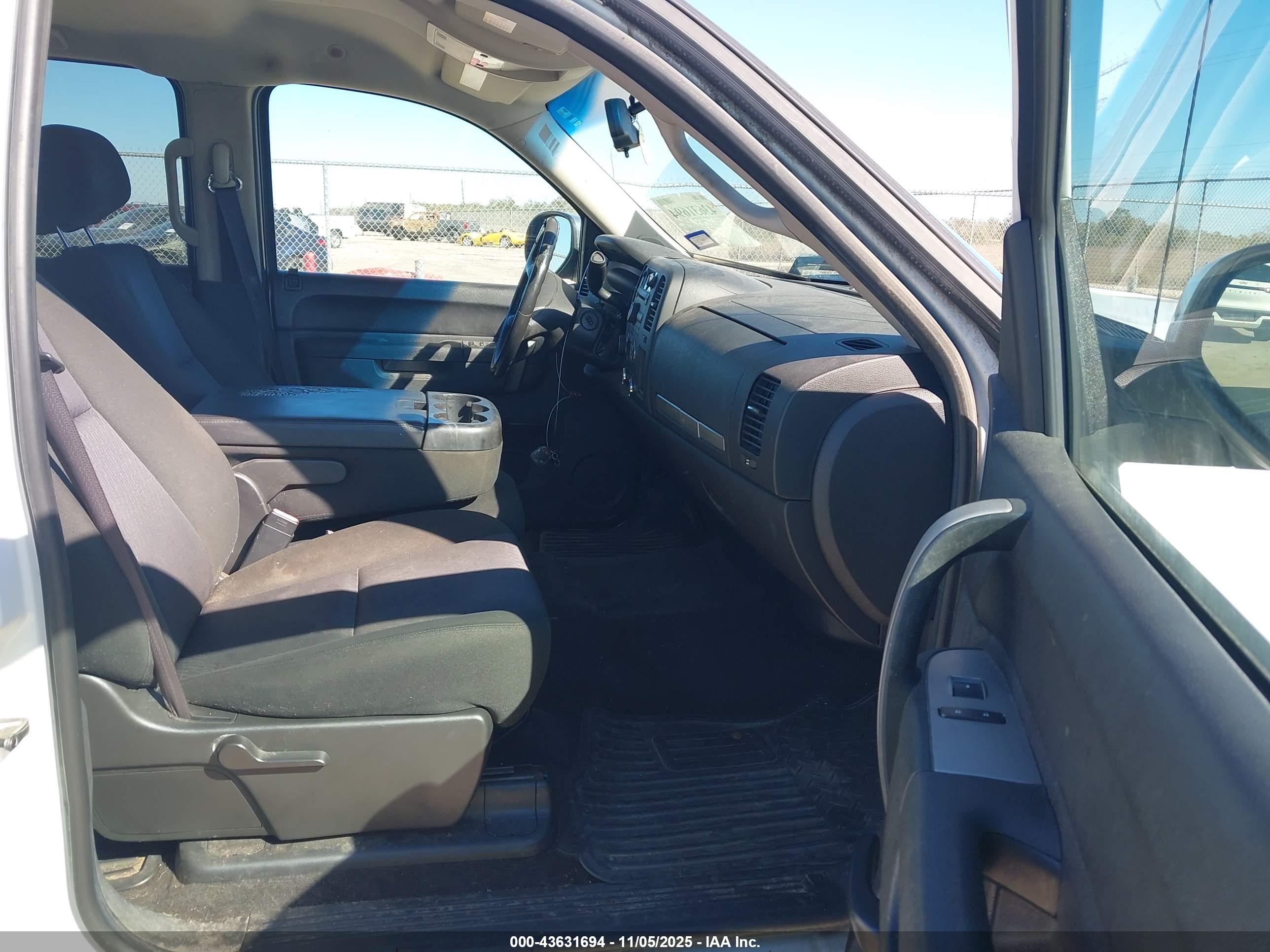 GMC SIERRA image 5