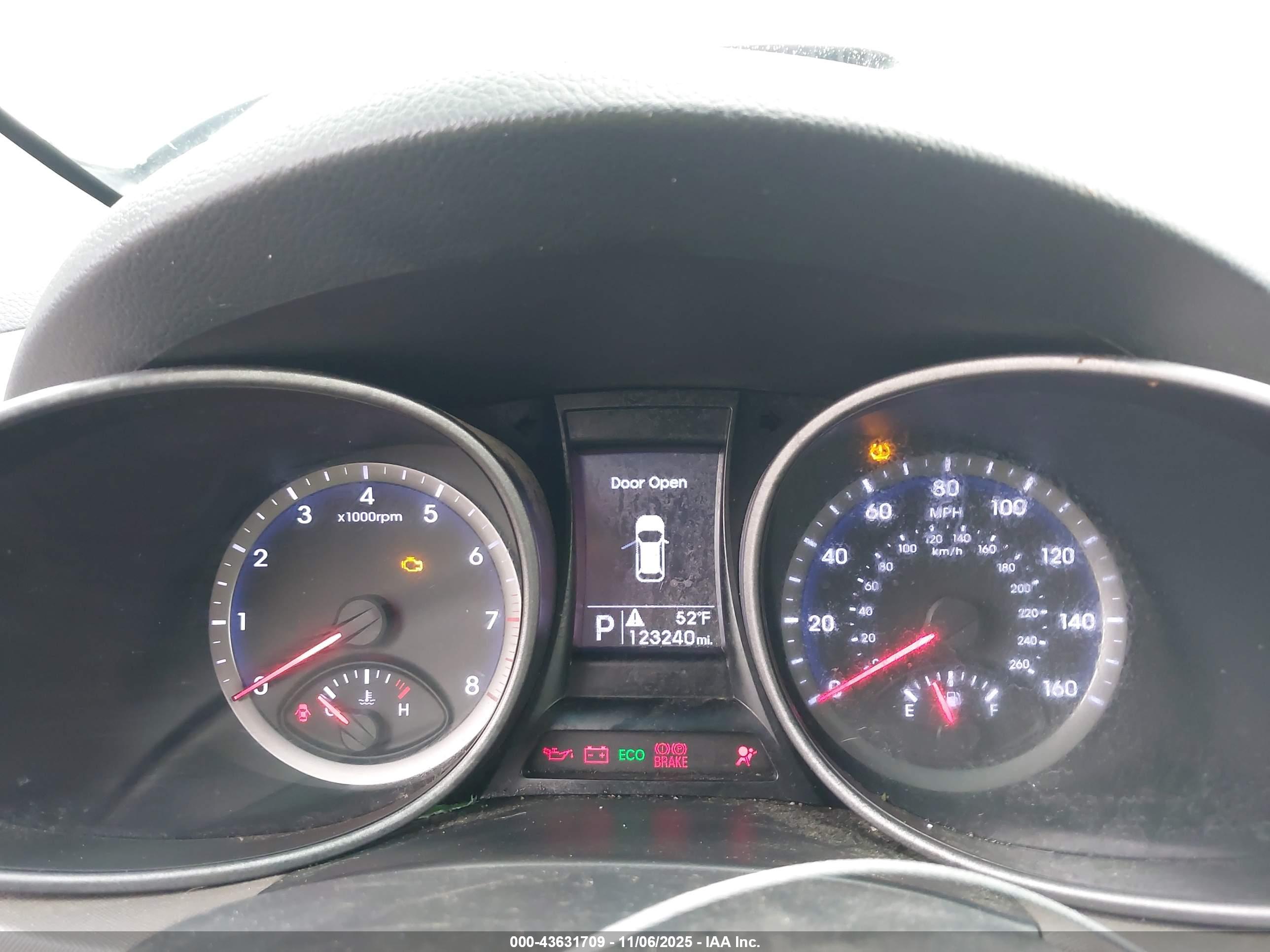 HYUNDAI SANTA image 7