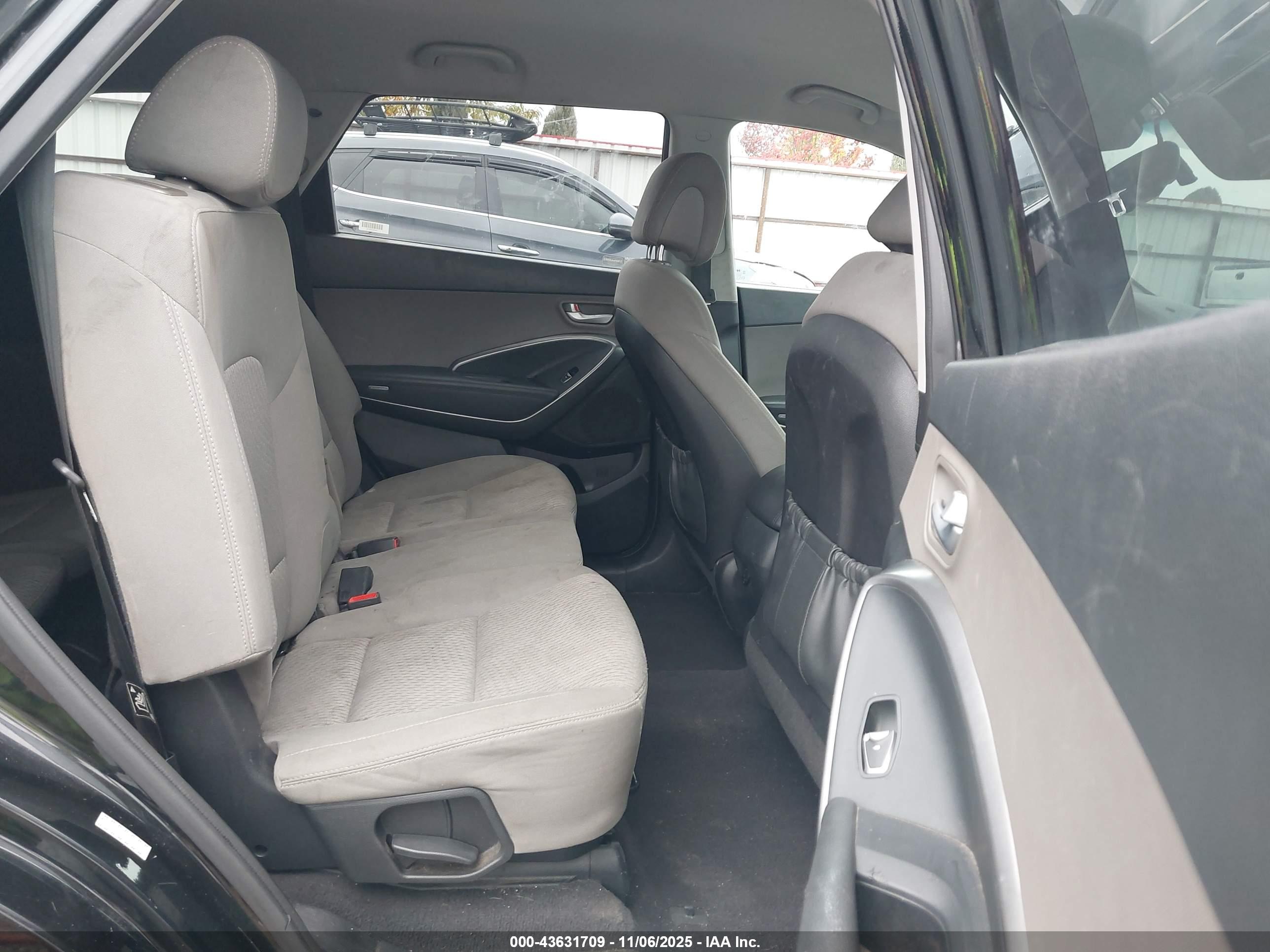 HYUNDAI SANTA image 8