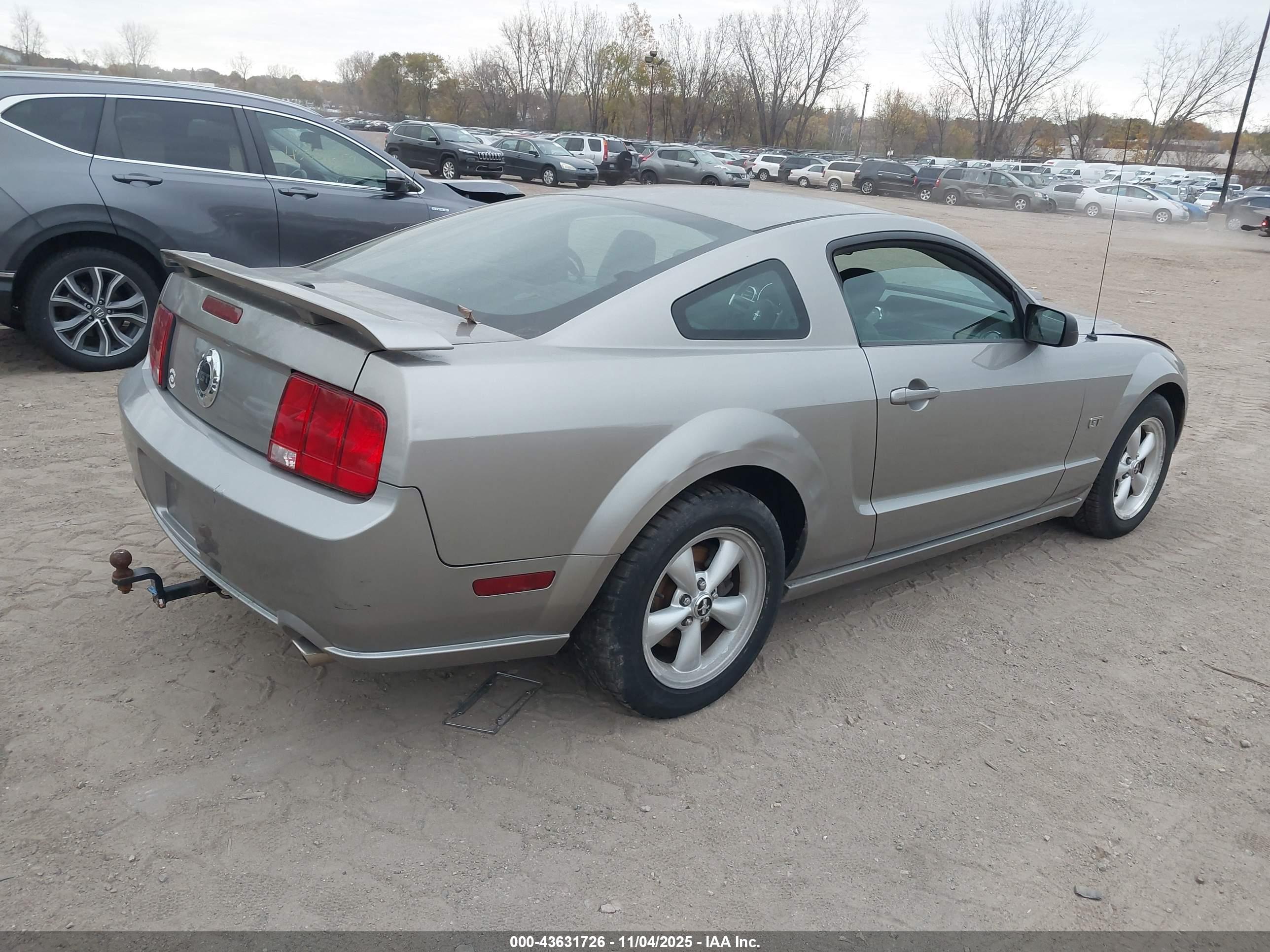 FORD MUSTANG image 4