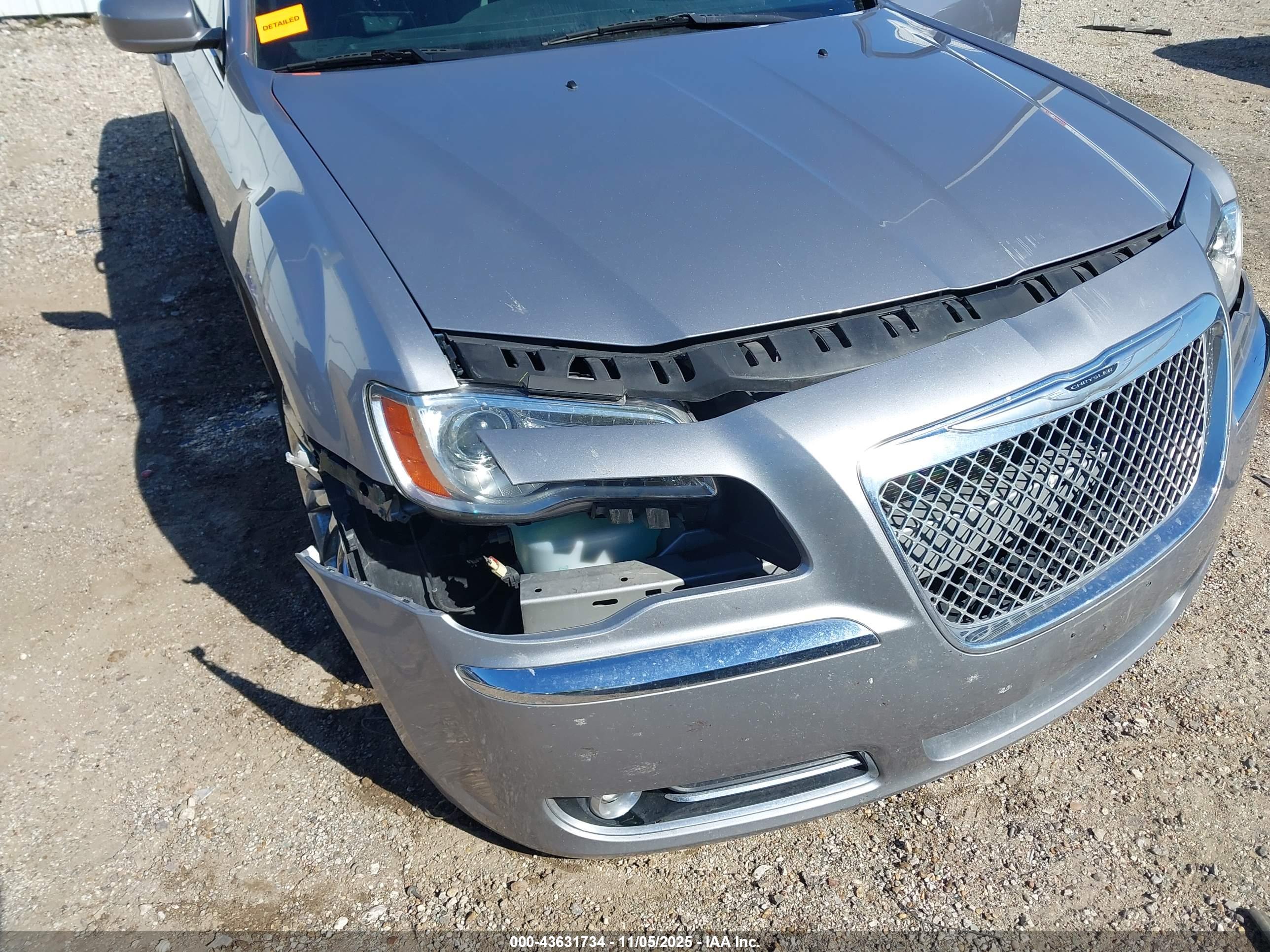 CHRYSLER 300 image 6