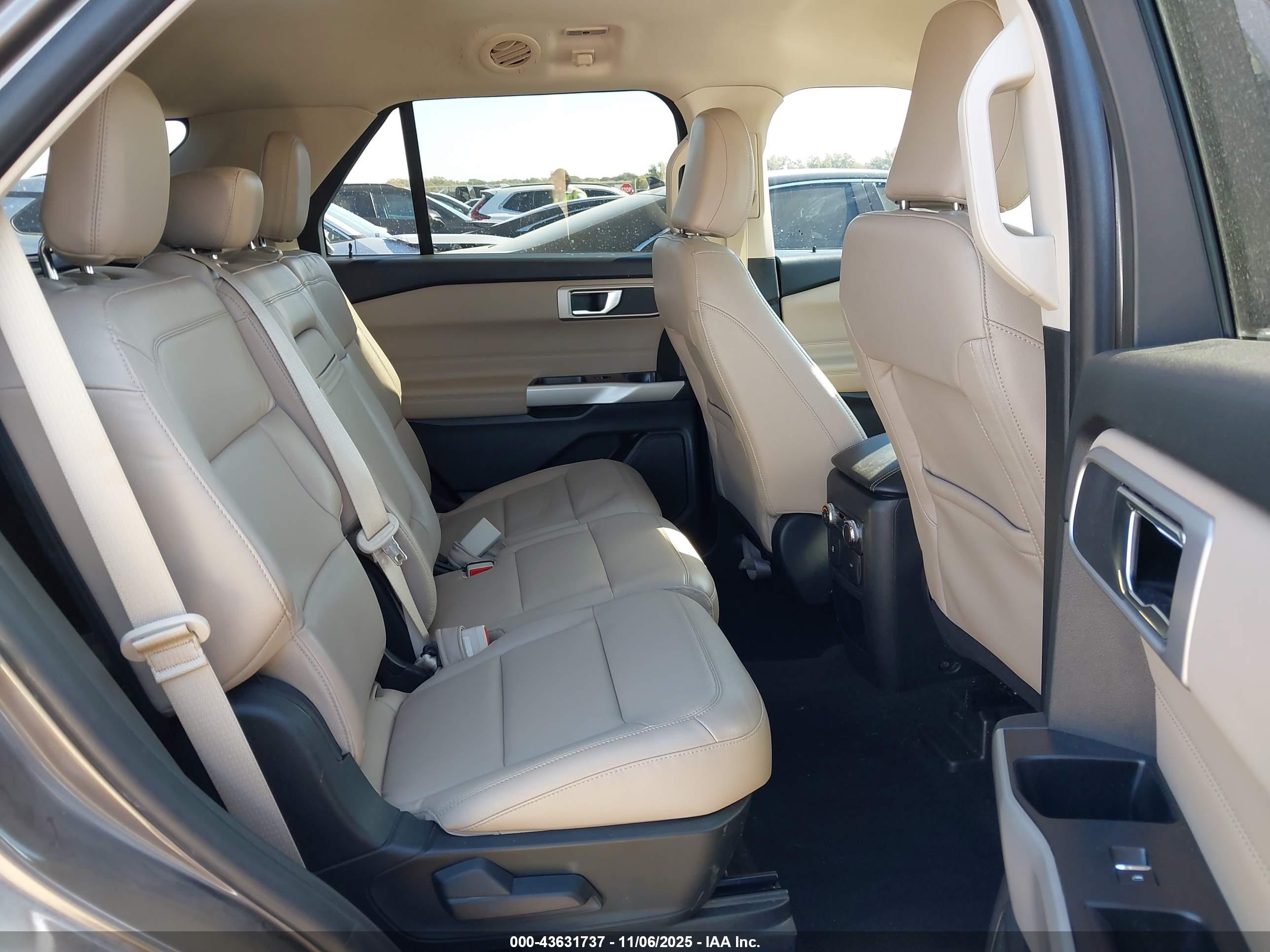 FORD EXPLORER image 8
