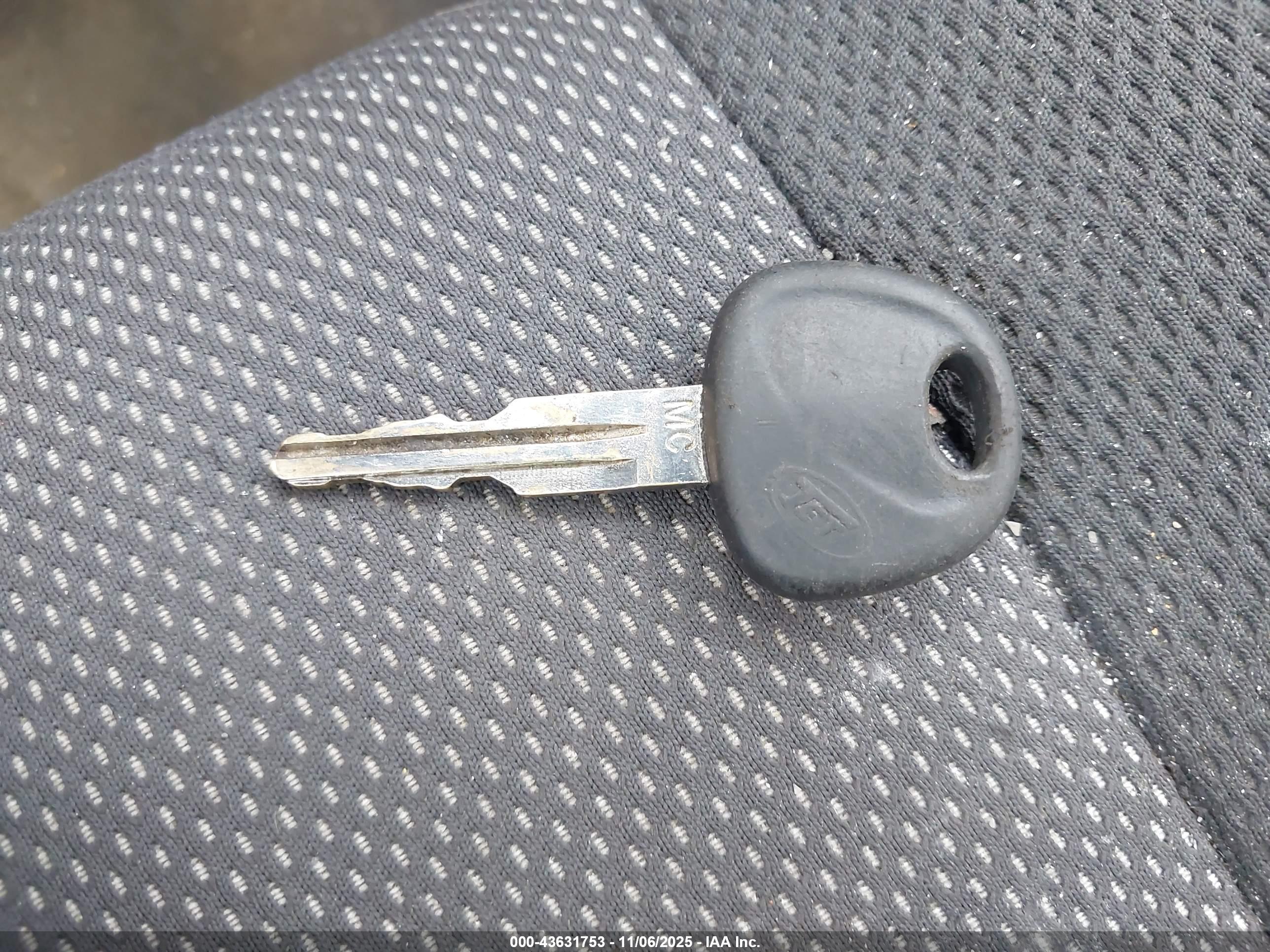 KIA RIO image 11