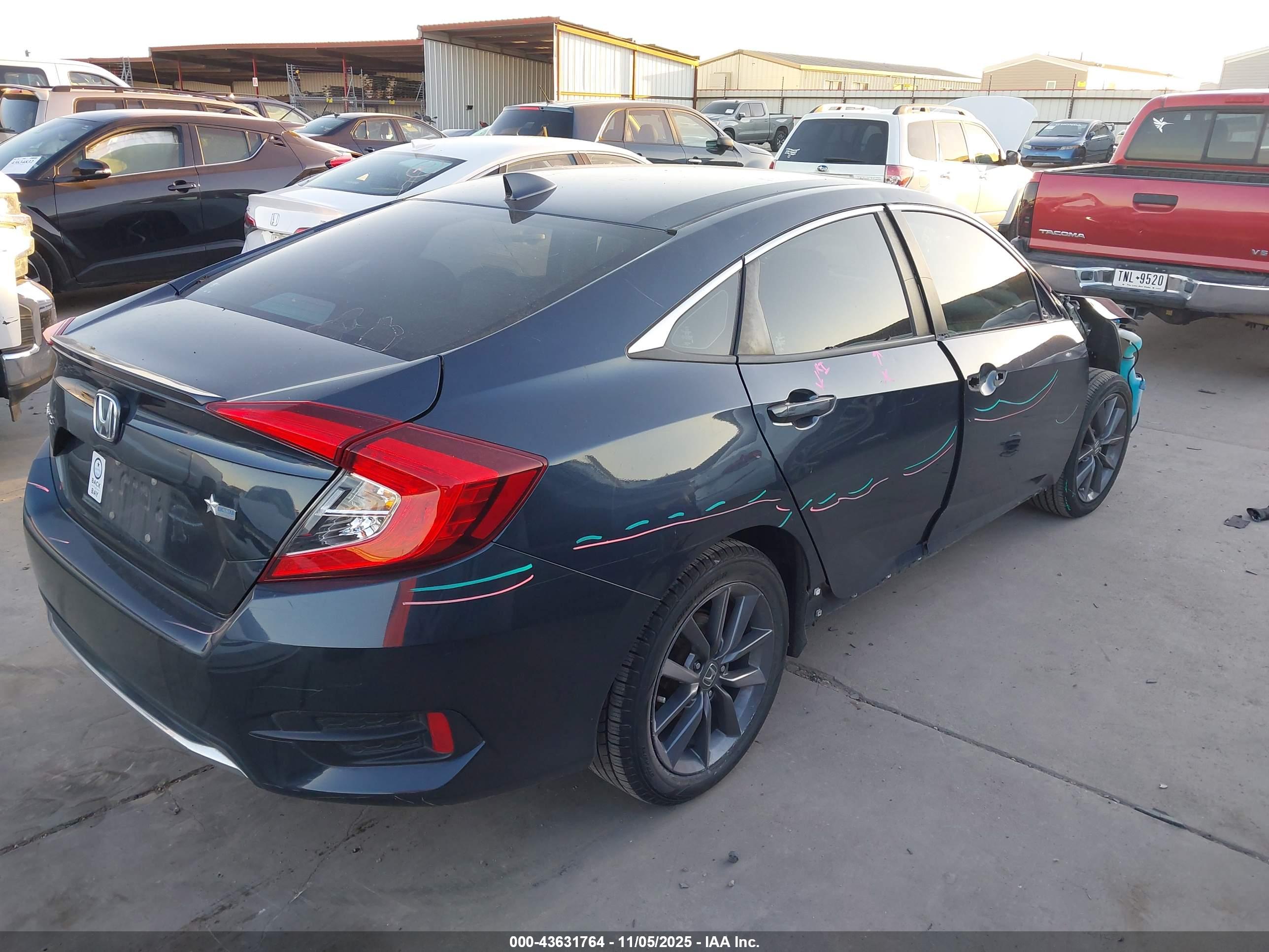 HONDA CIVIC image 4