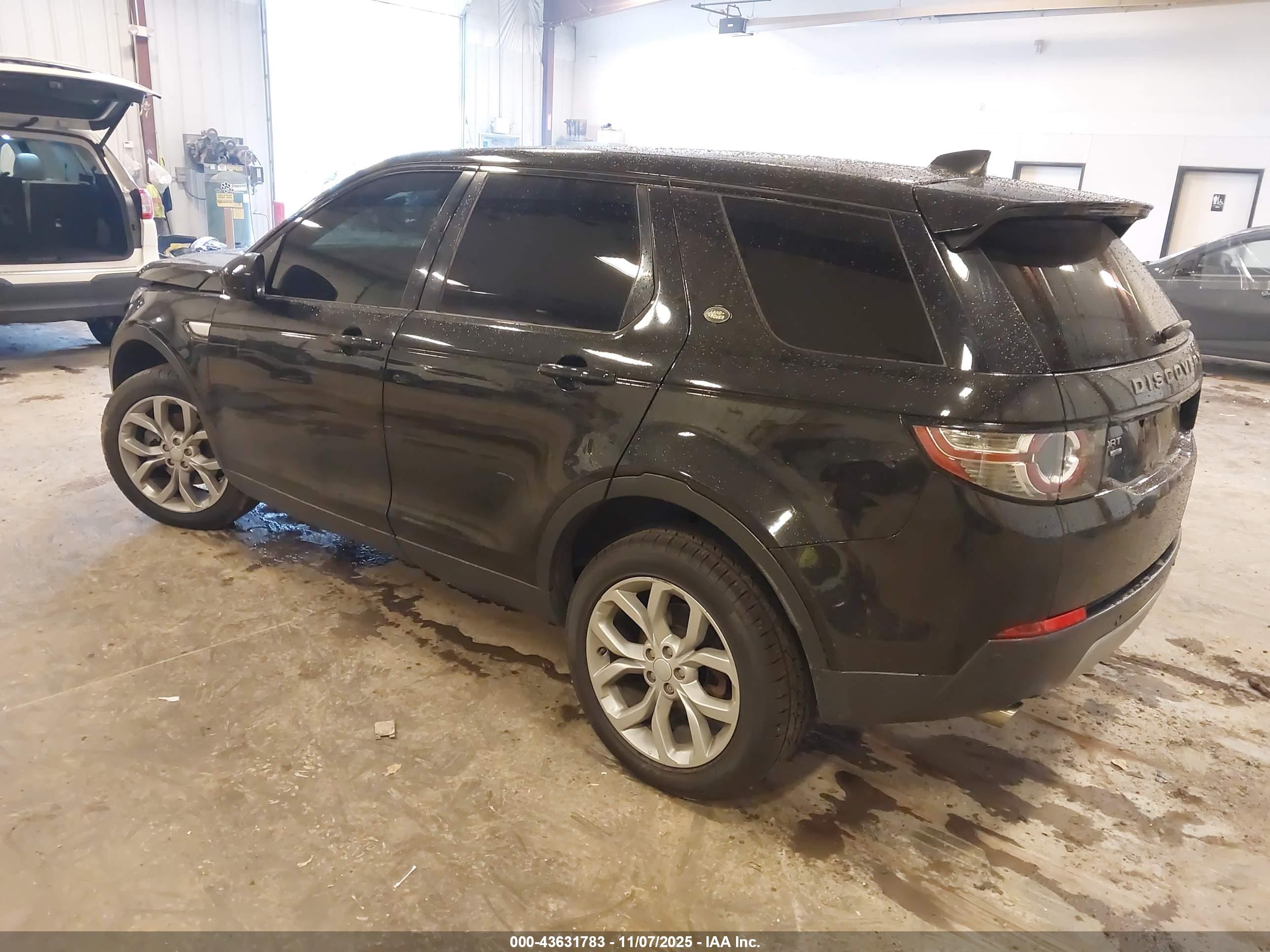 LAND ROVER image 3