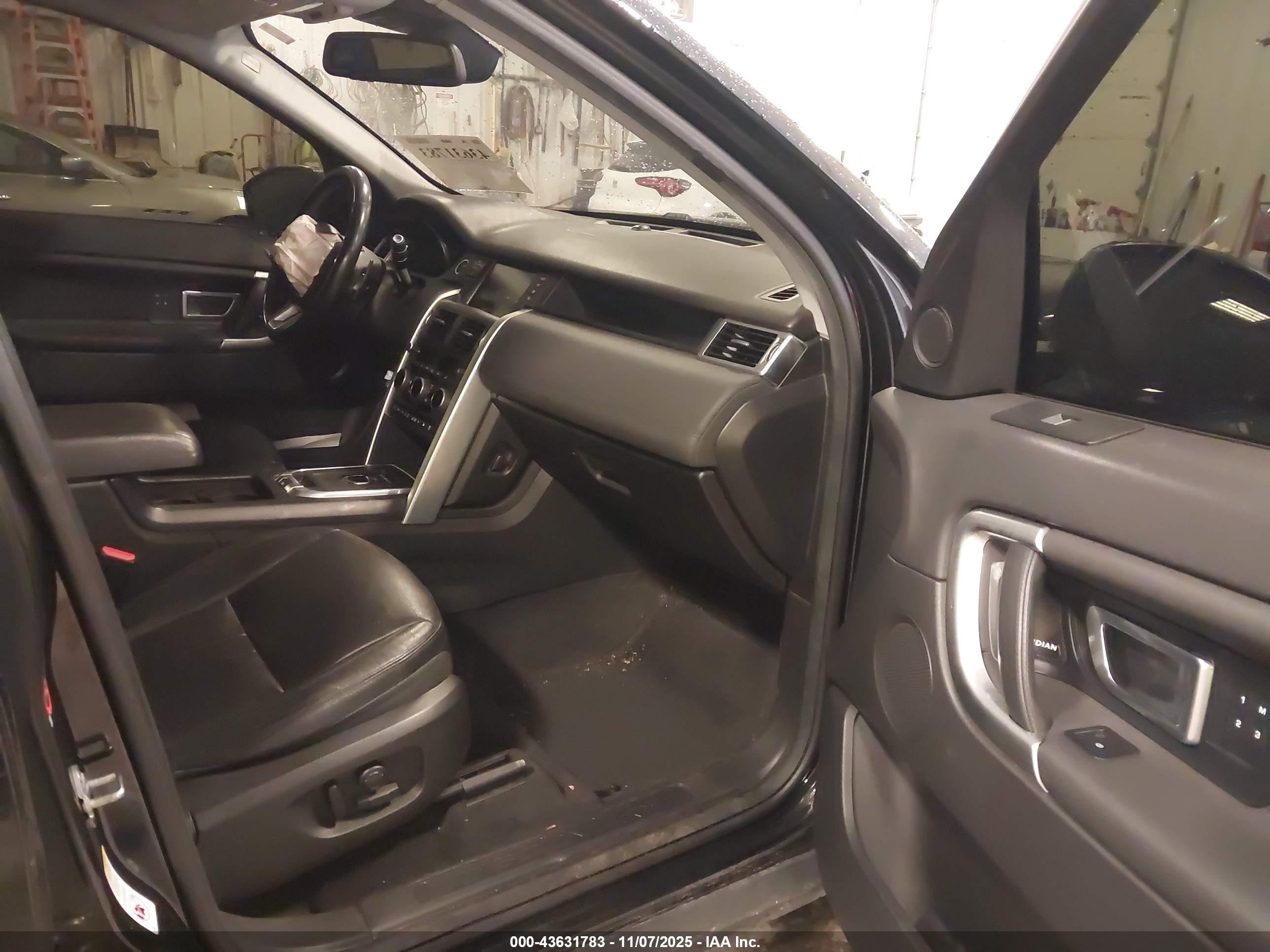 LAND ROVER image 5