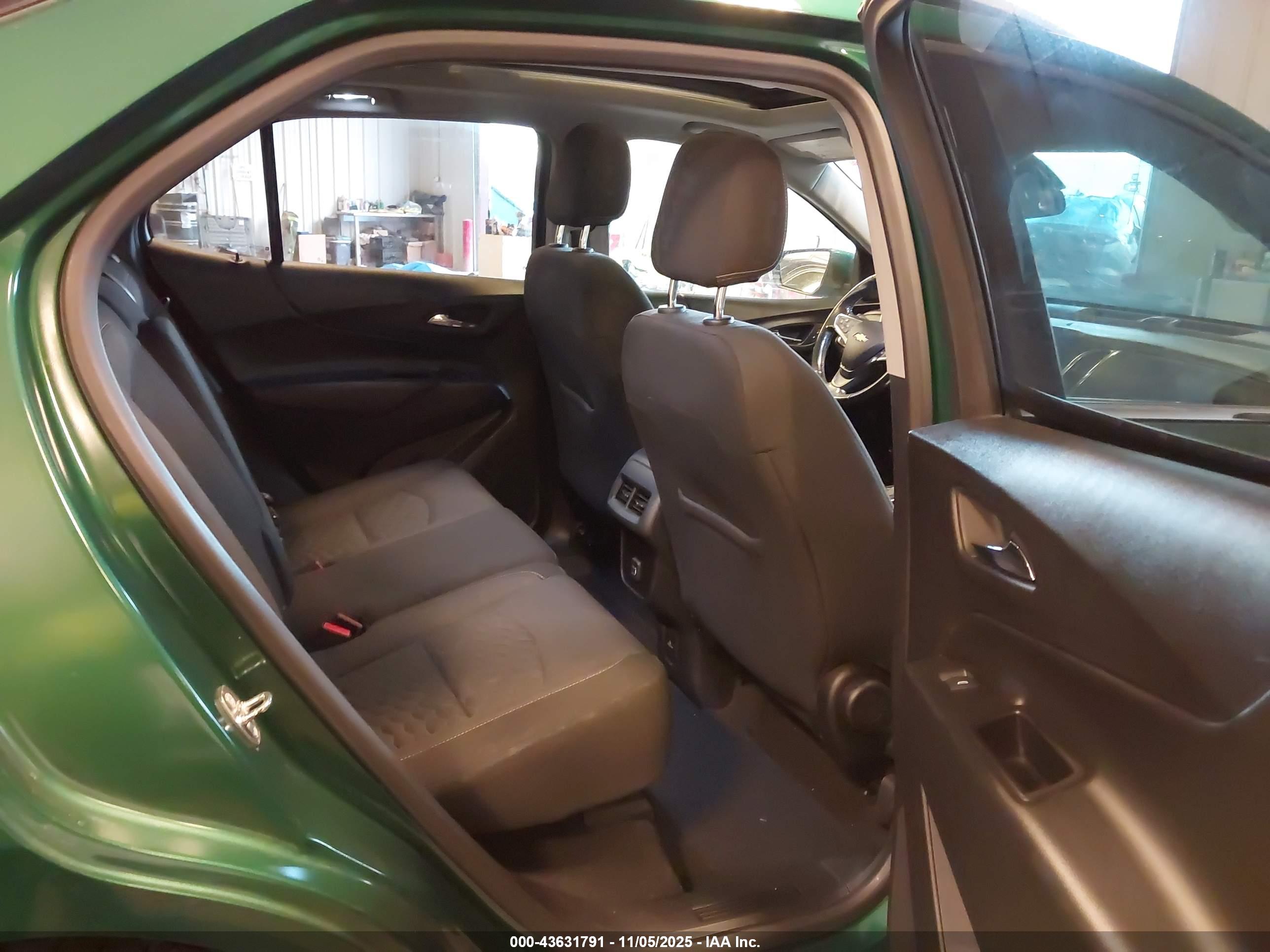 CHEVROLET EQUINOX image 8