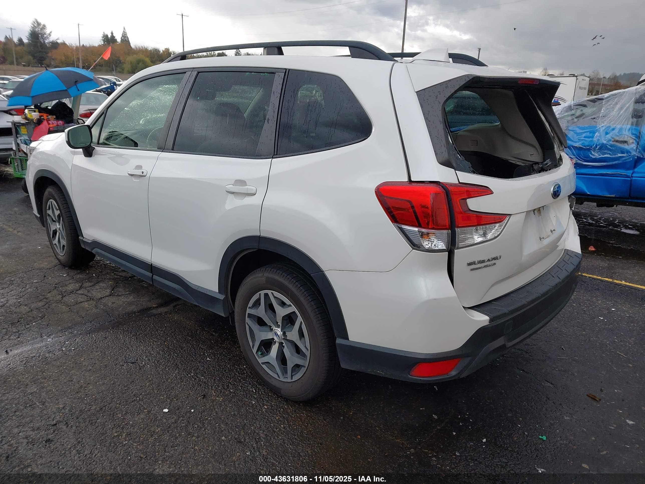 SUBARU FORESTER image 3
