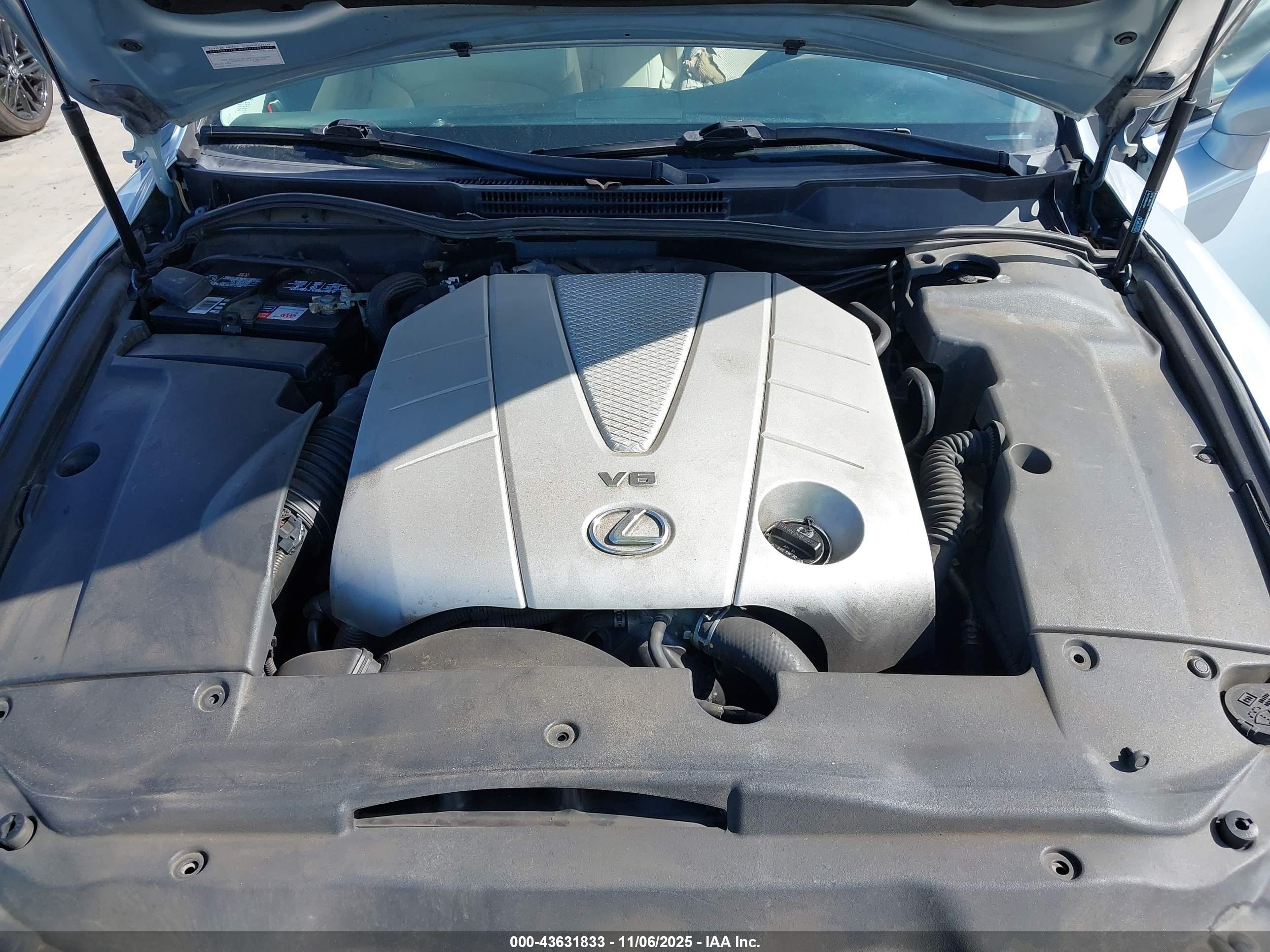 LEXUS IS image 10