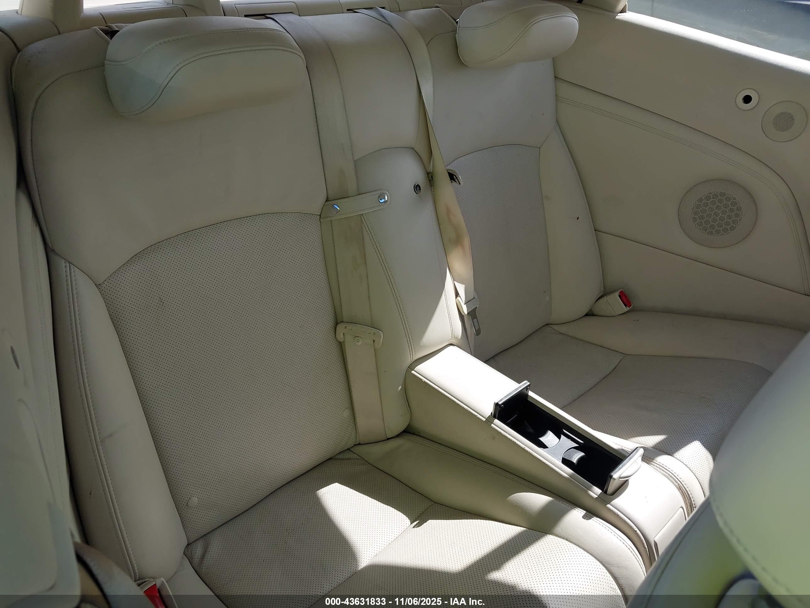 LEXUS IS image 8