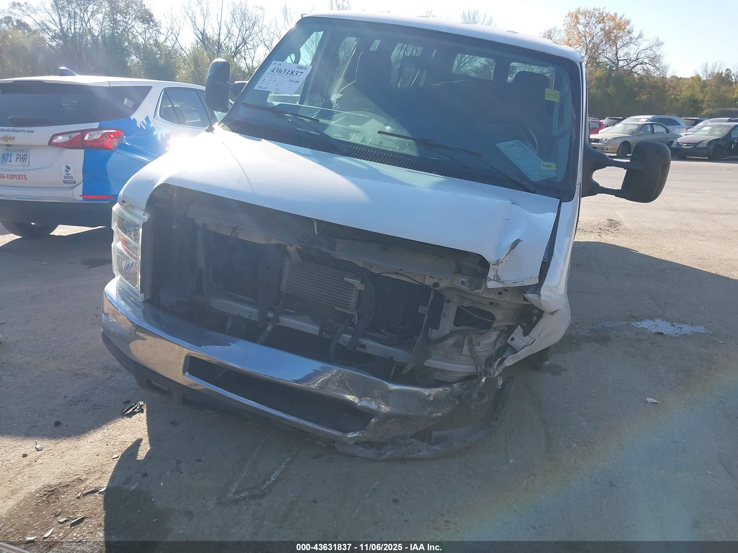 FORD E-350 image 6