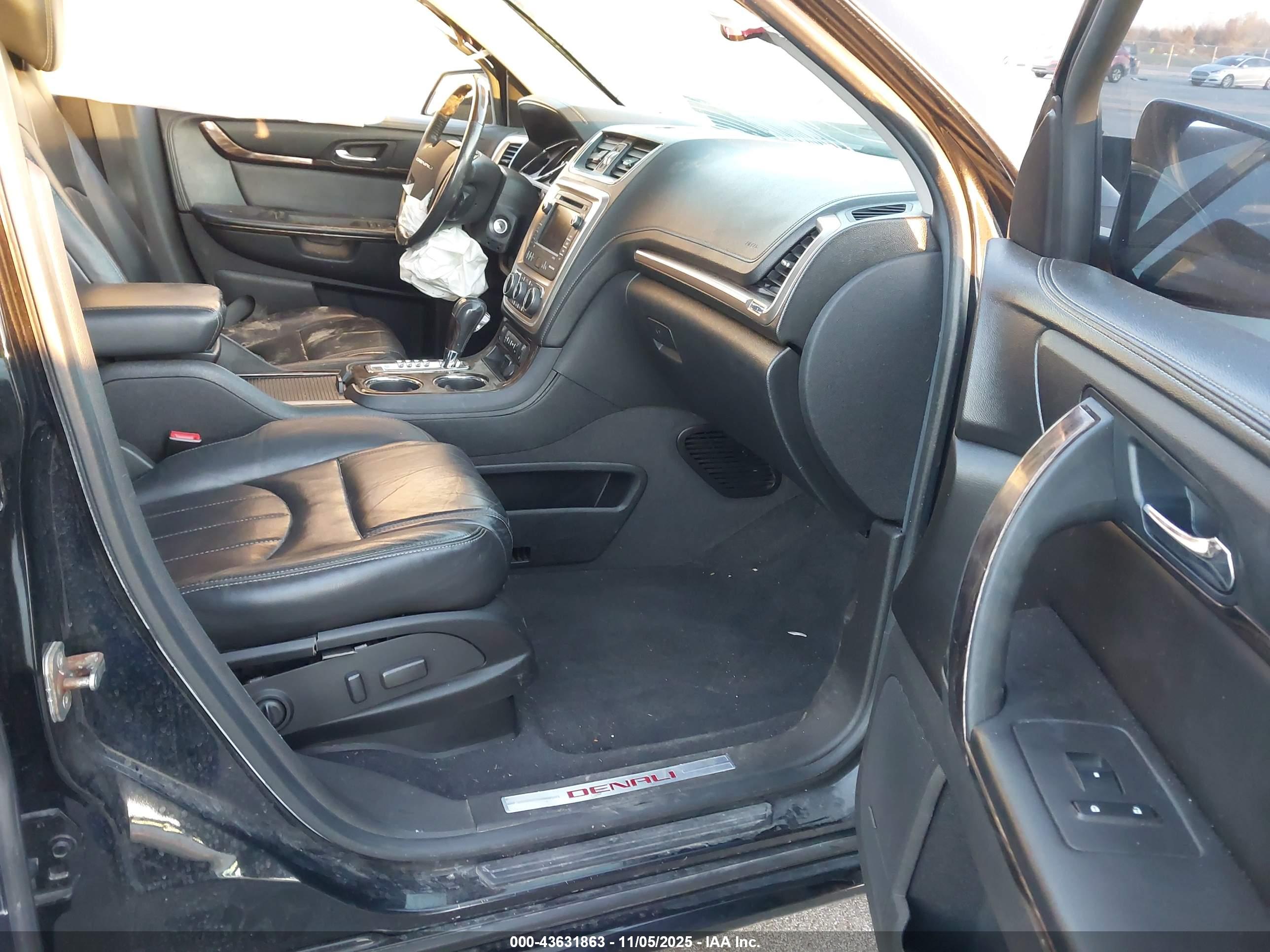 GMC ACADIA image 5