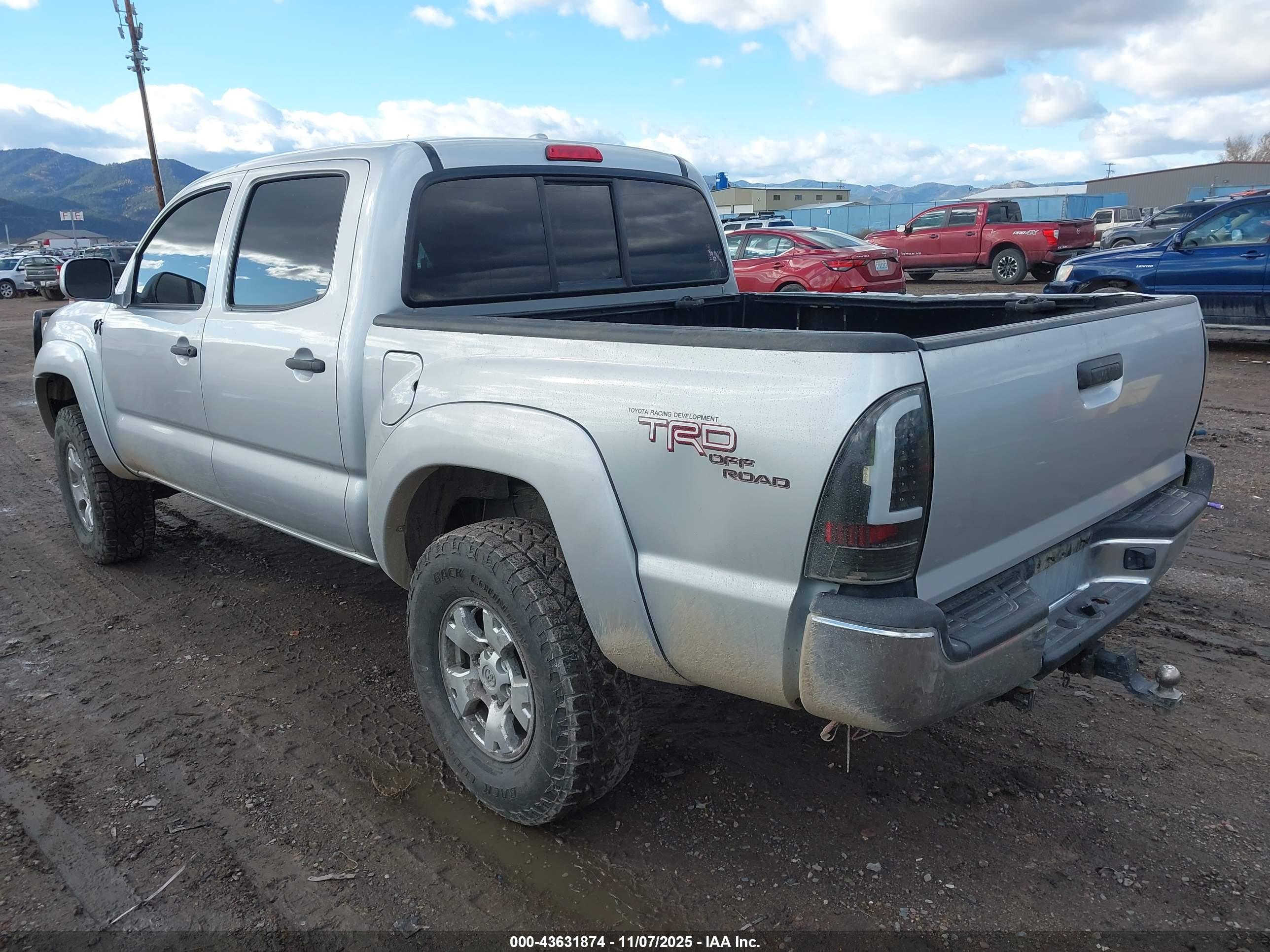 TOYOTA TACOMA image 3