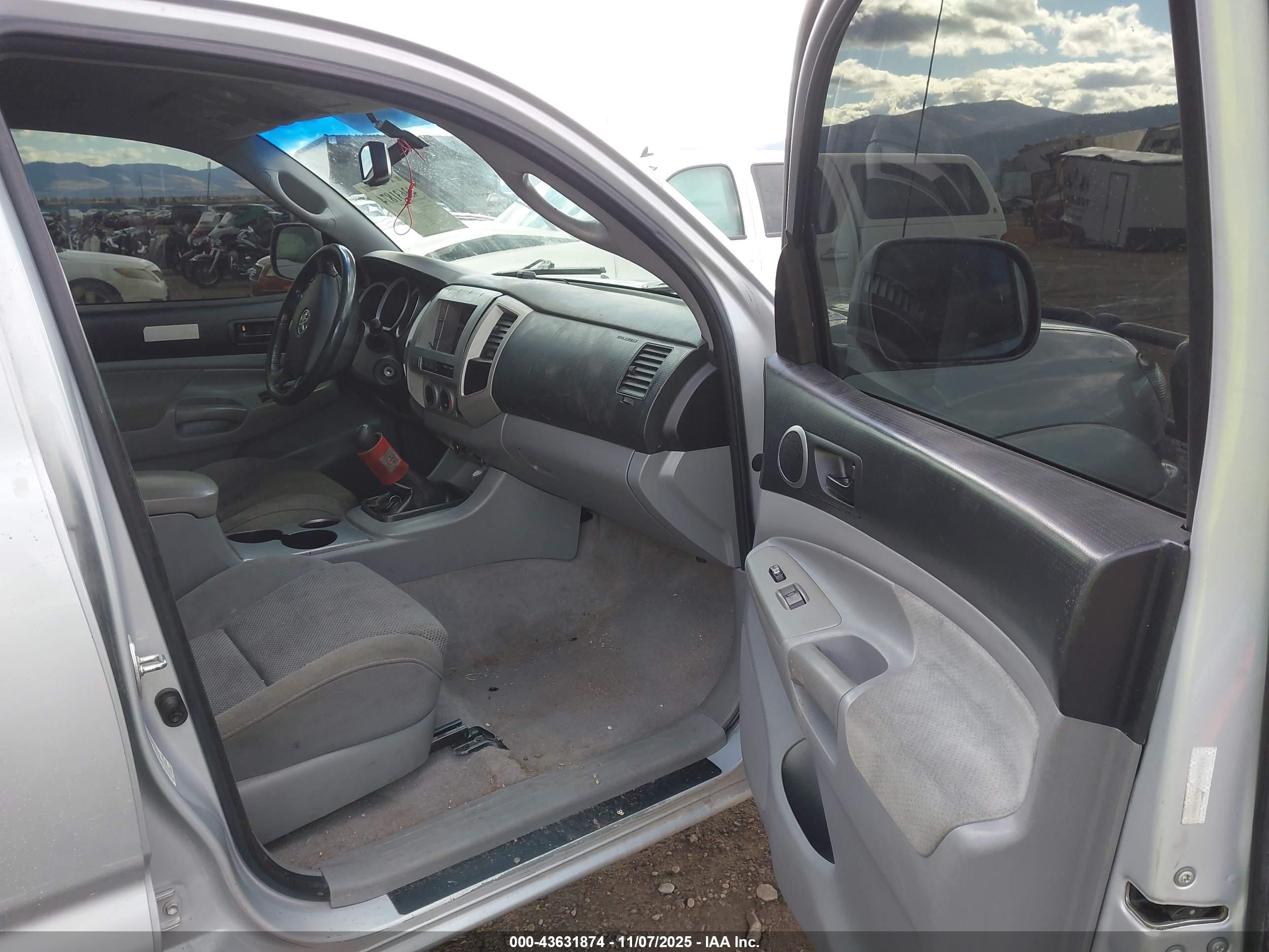 TOYOTA TACOMA image 5