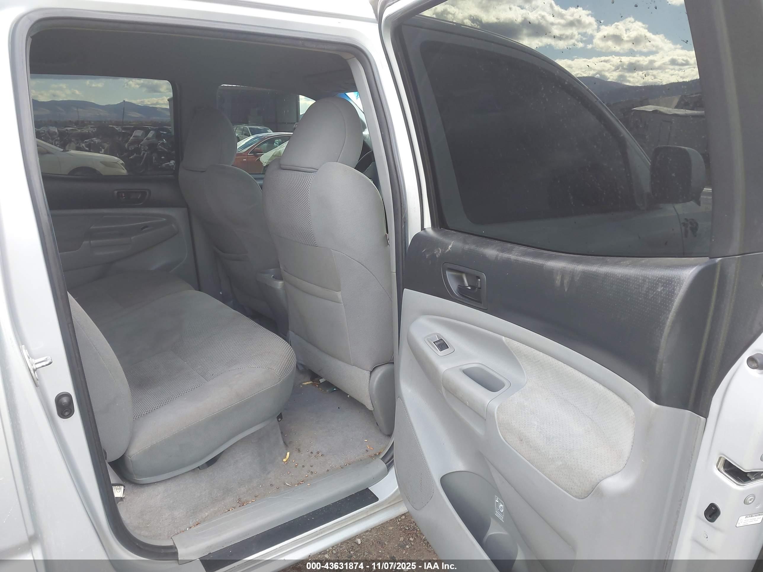 TOYOTA TACOMA image 8